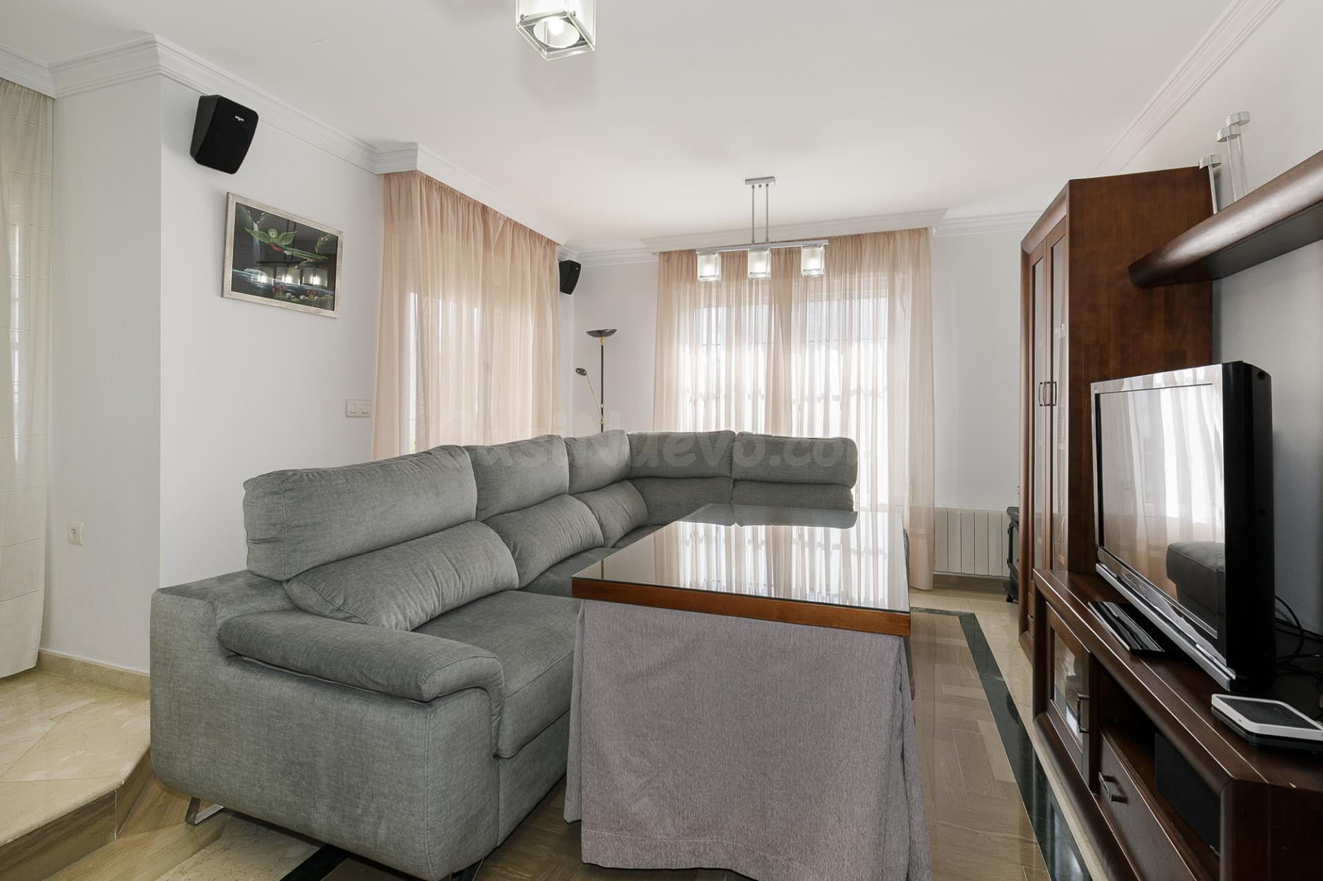 Espectacular Chalet con Vistas a Sierra Nevada en Gójar - foto 4