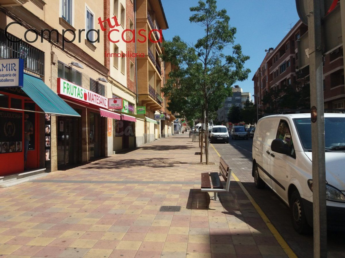 LOCAL COMERCIAL EN PLANTA CALLE - foto 2