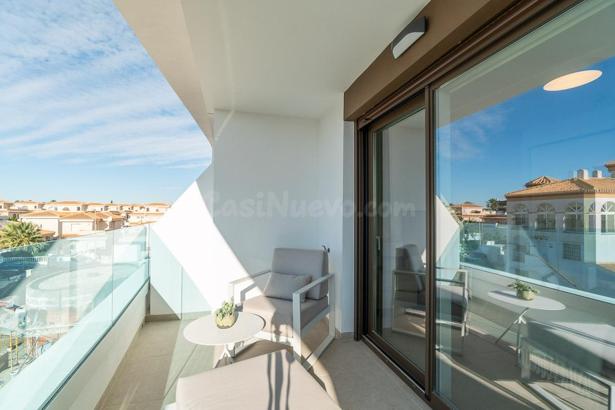APARTAMENTOS NUEVOS EN PLAYA FLAMENCA CON PISCINA Y PARKING!