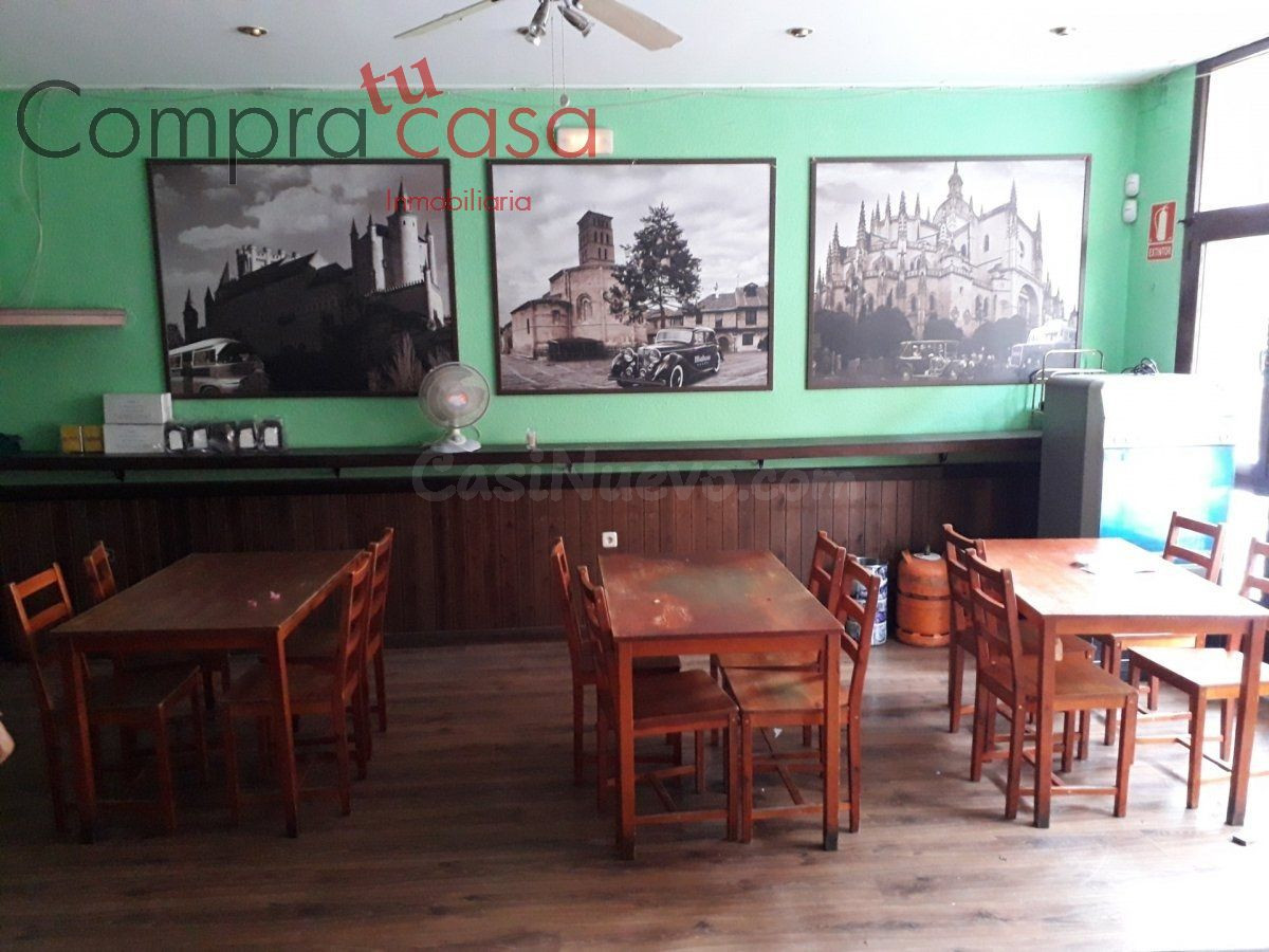VENTA.-.BAR BARRIO DE SAN LORENZO MONTADO.-. - foto 3