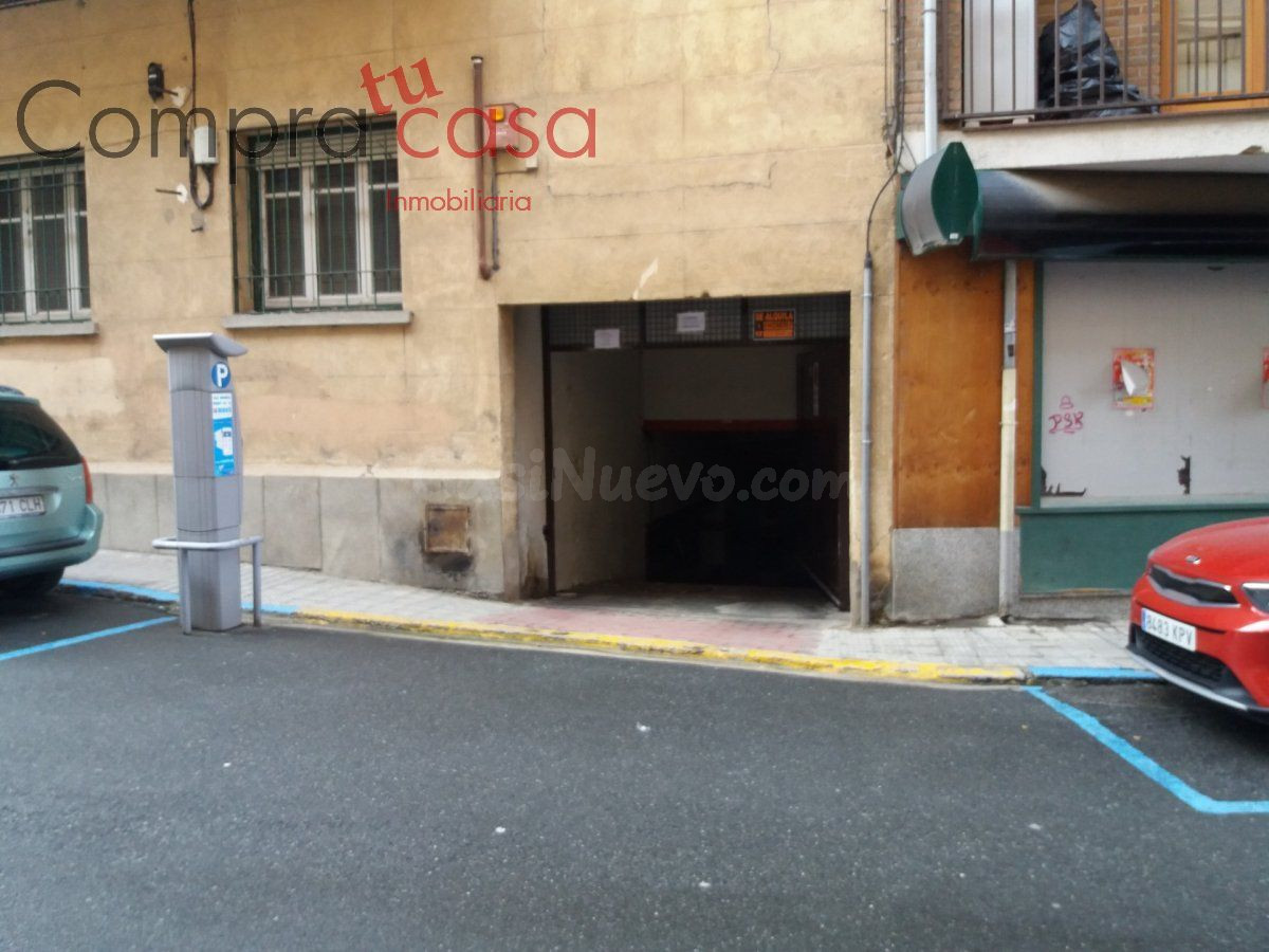 ALQUILER.-.GARAJE.-.CALLE PERUCHO.-.