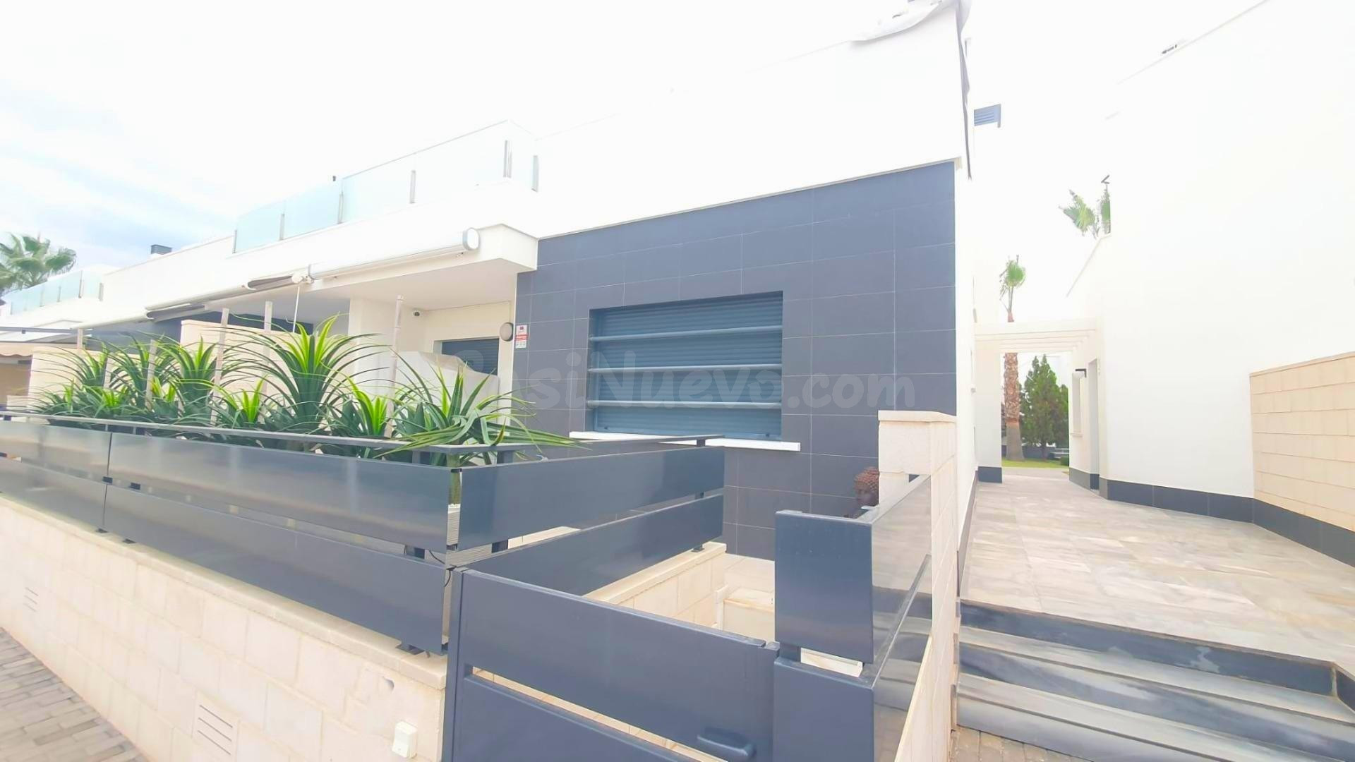 PRECIOSA CASA EN ORIHUELA COSTA CON PISCINA Y GARAJE INCLUIDO