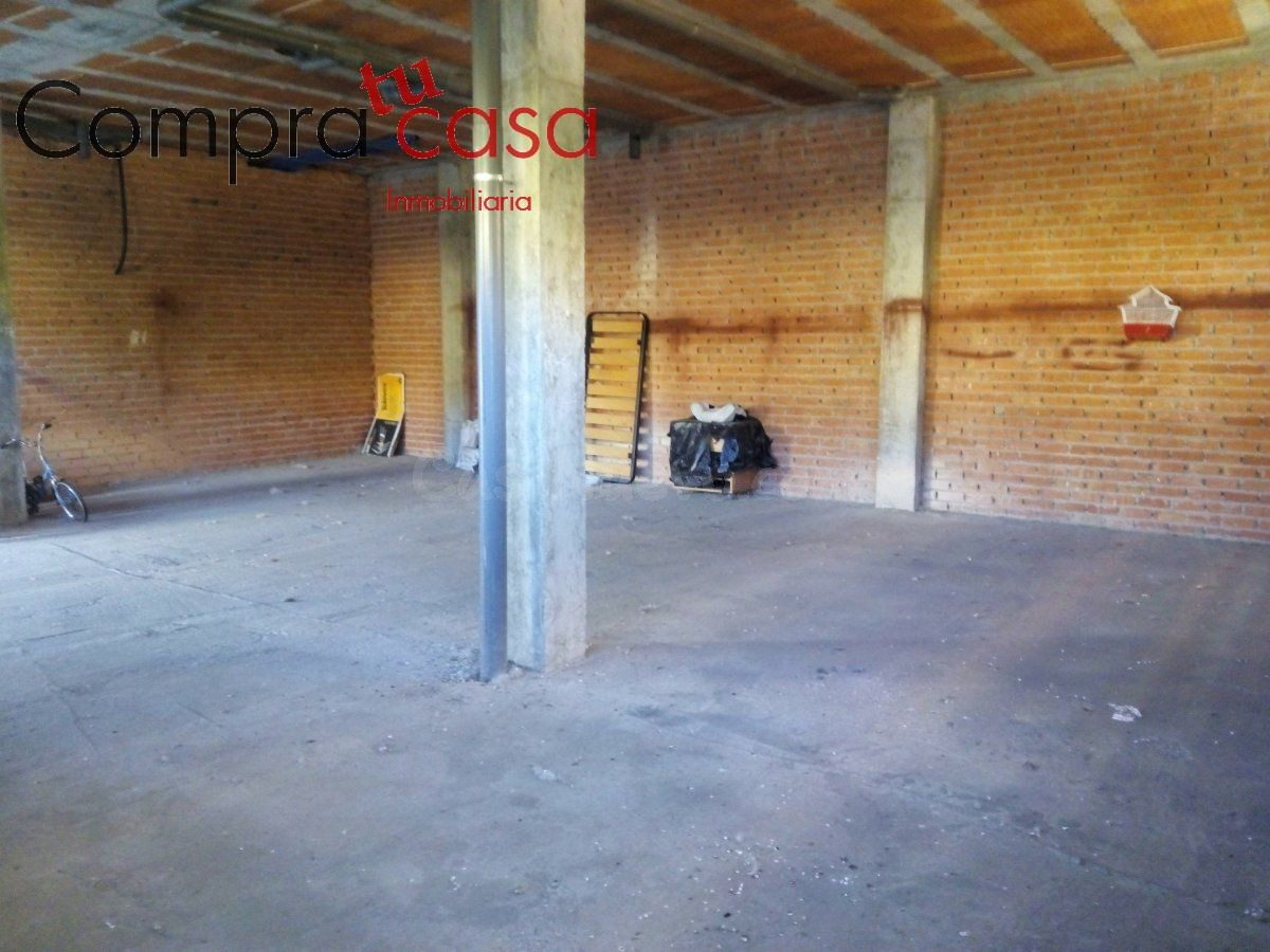 LOCAL EN ZONA CÉNTRICA PARA ACONDICIONAR - foto 3