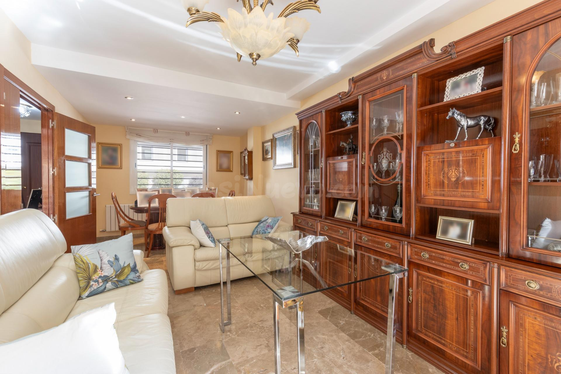 ¡EXCLUSIVA VIVIENDA UNIFAMILIAR CON PATIO PRIVADO EN ARMILLA - foto 3
