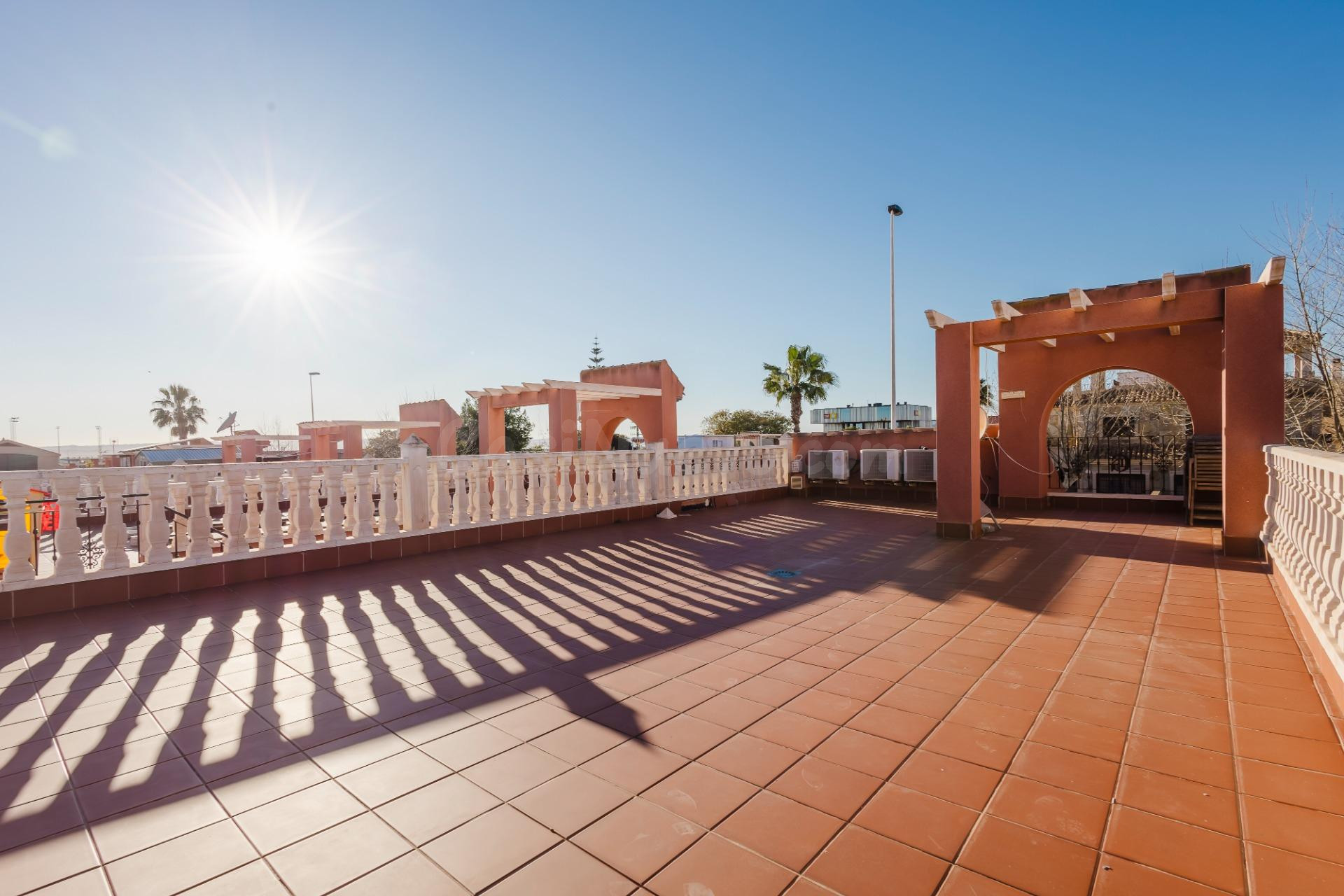 CASA INDEPENDIENTE EN AGUAS NUEVAS CON PISCINA Y SOLÁRIUM - foto 2