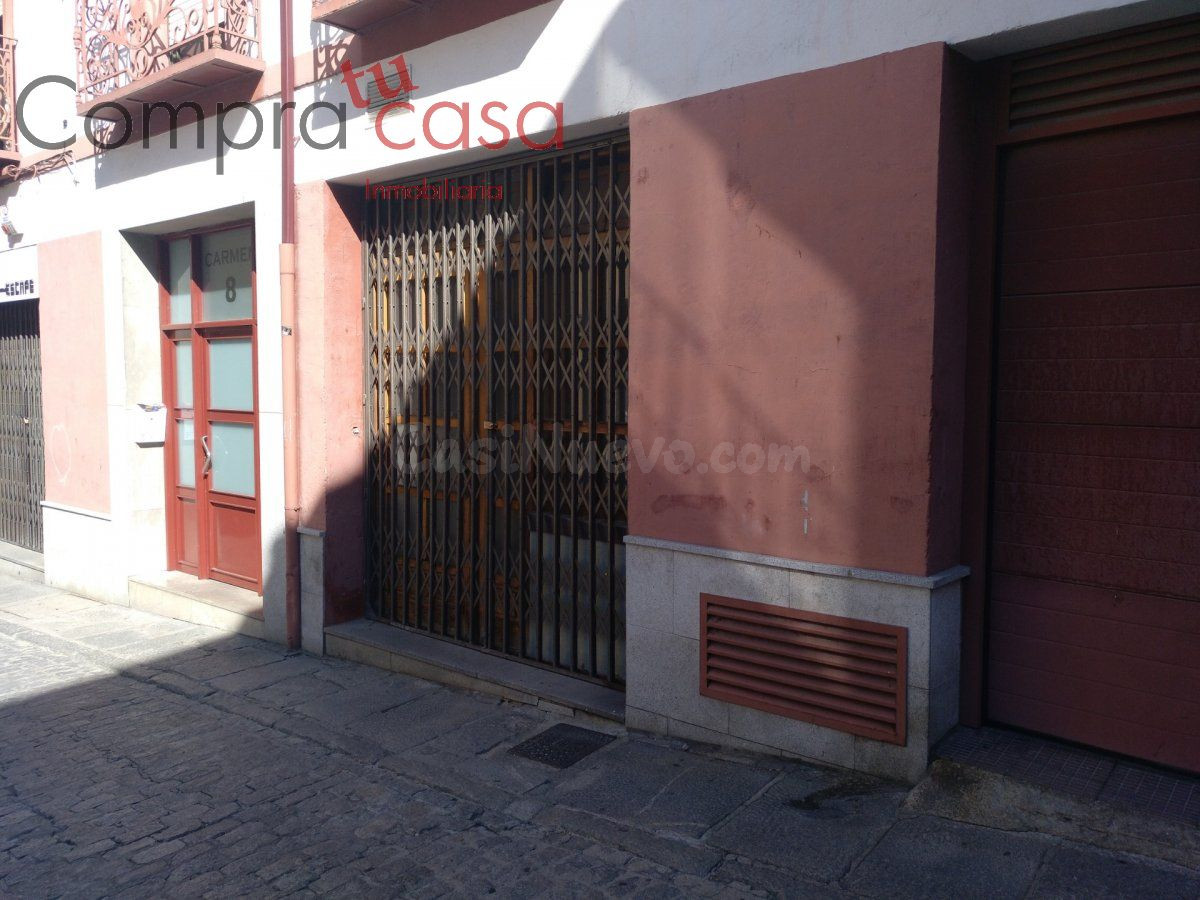 LOCAL PARA DISTINTOS USOS. ZONA CENTRO.ALQUILER.-