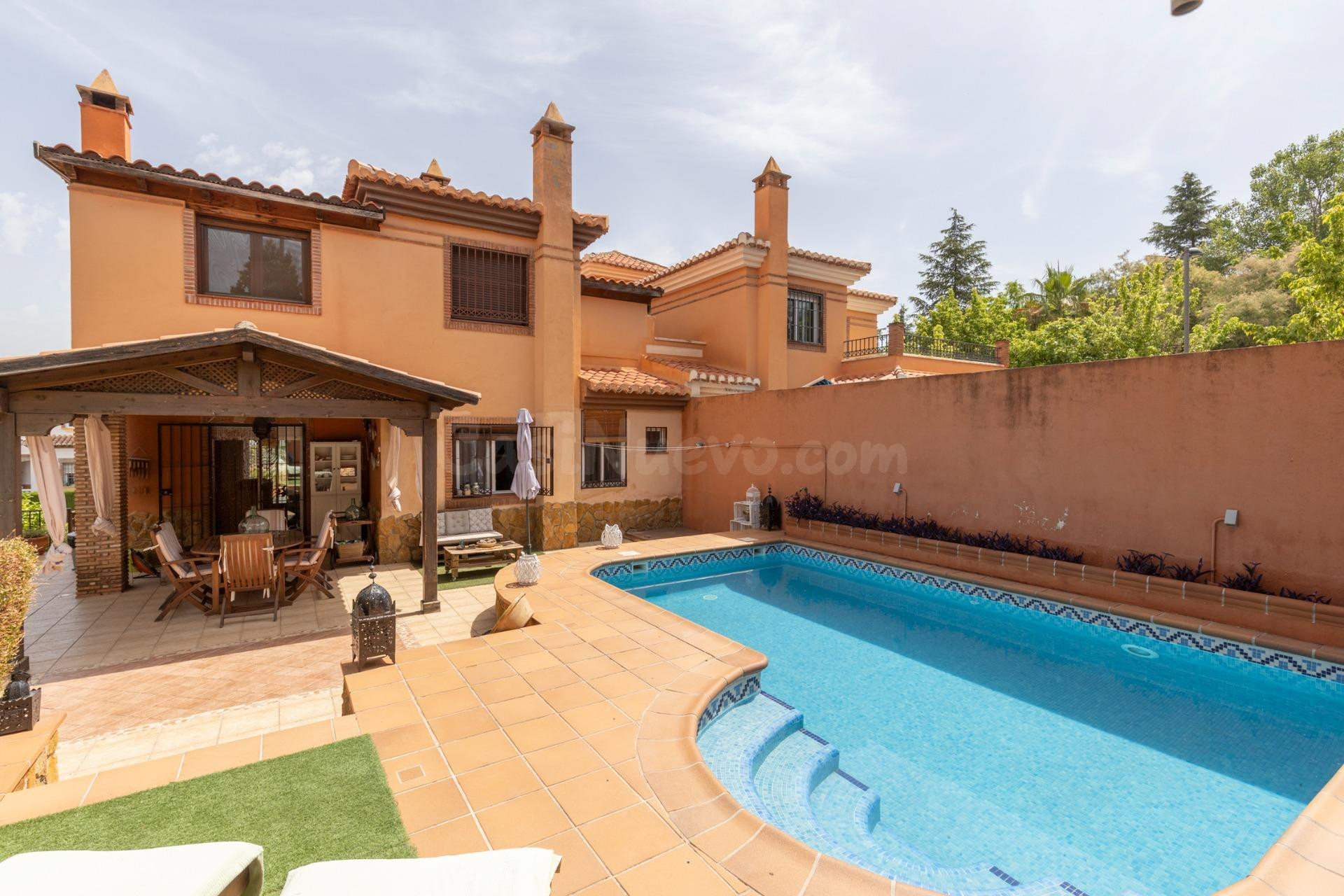 Exclusiva vivienda premium en La Zubia - foto 2
