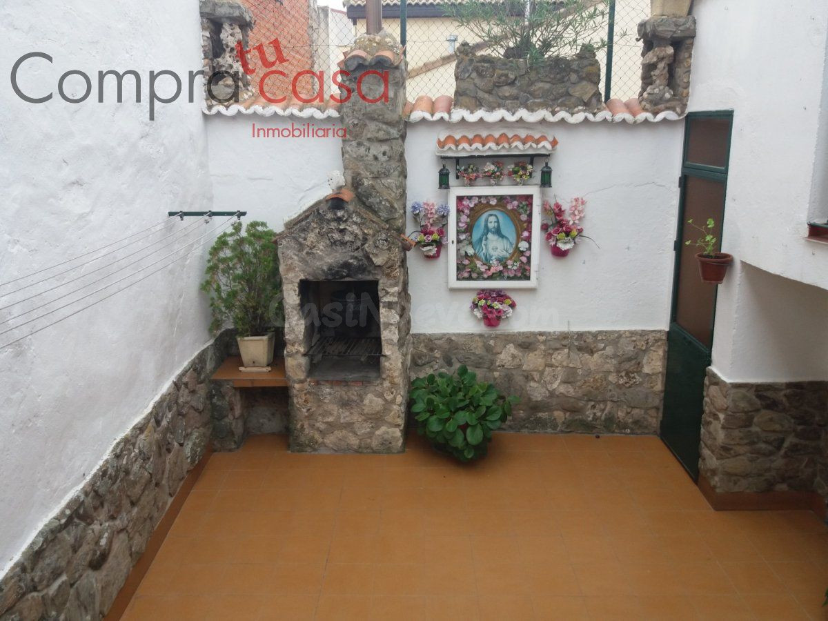 **VIVIENDA UNIFAMILIAR CON PATIO Y TERRAZA** - foto 5