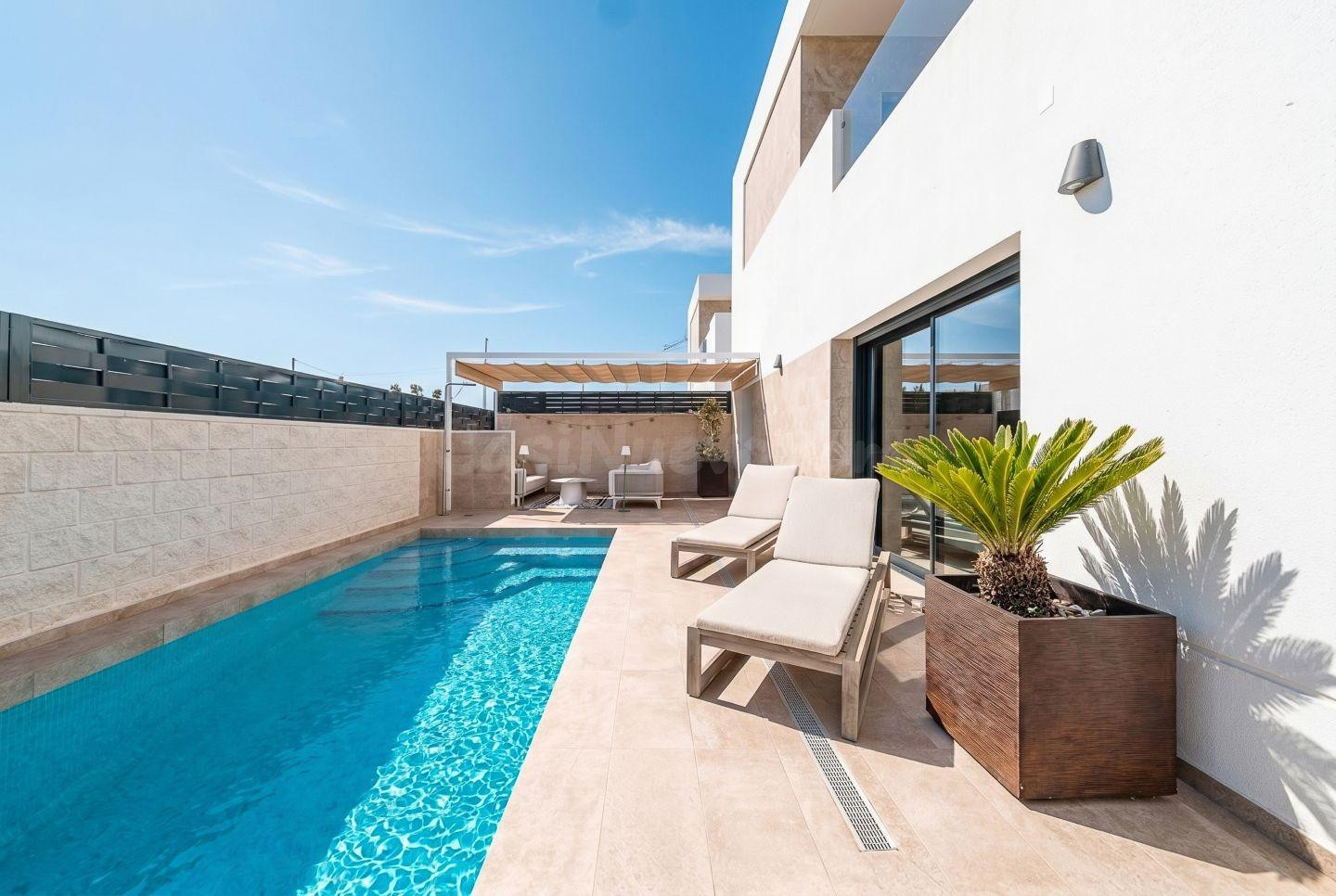CHALET DE 2024 LISTO PARA ENTRAR A VIVIR CON PISCINA PRIVADA - foto 5