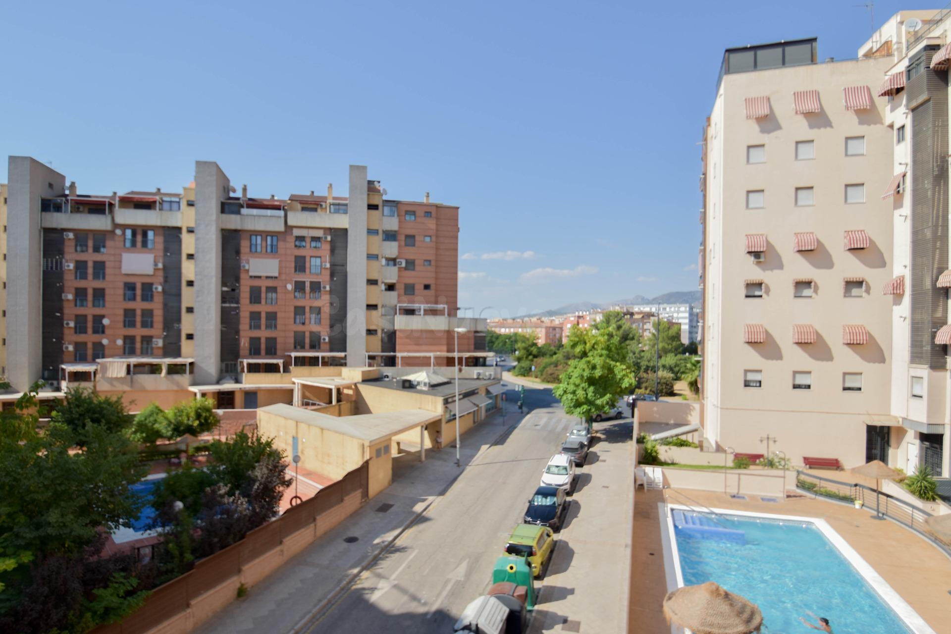 ¡Vive en una de las zonas más cotizadas de Granada! - foto 2