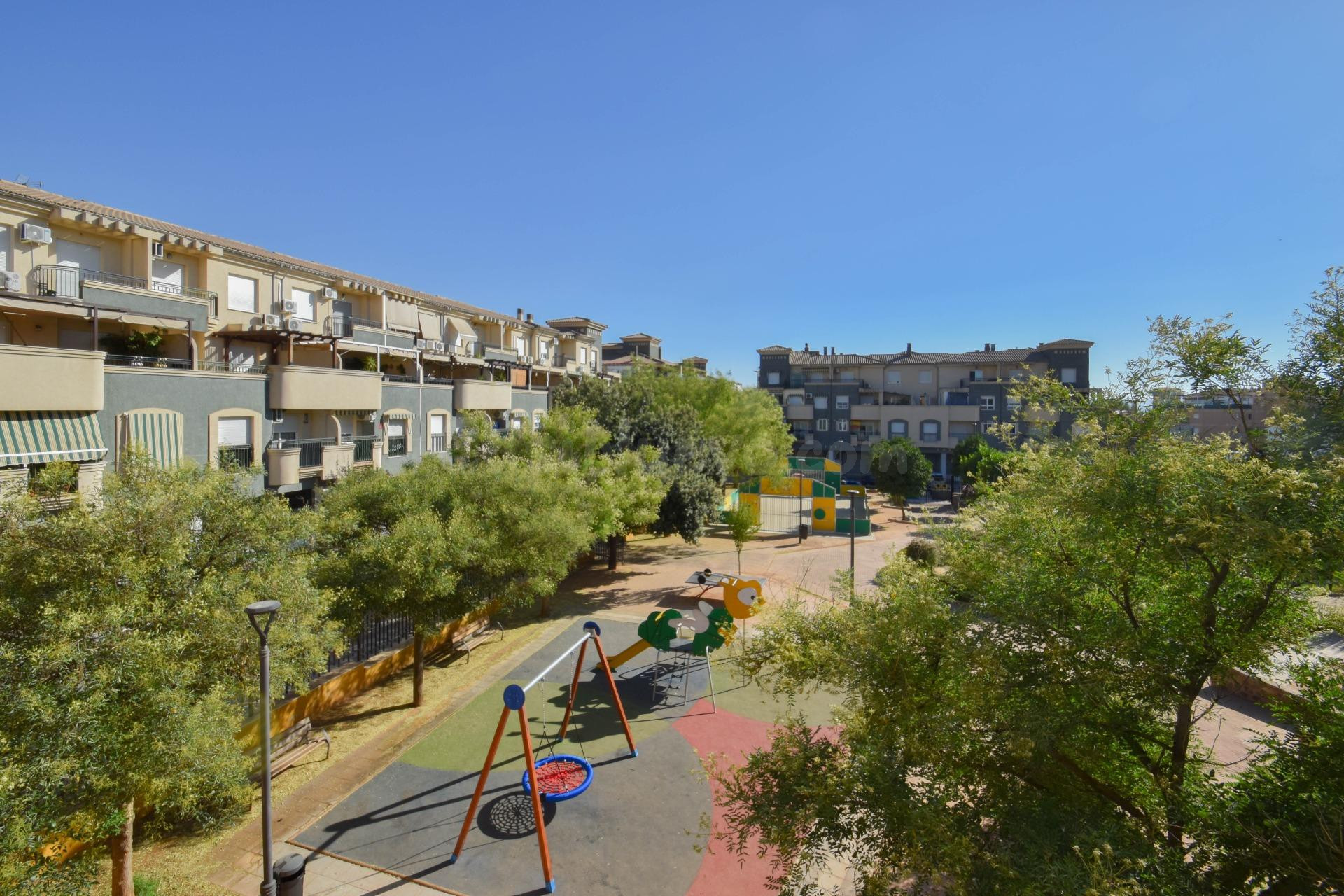 Espectacular piso con vistas al Parque del Cantero en Ronda Lindaraja - foto 4