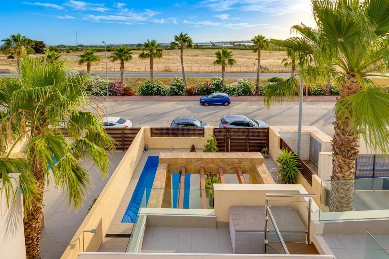 PRECIOSA CASA CON PISCINA PRIVADA Y SOLÁRIUM EN UN LUGAR ÚNI - foto 4