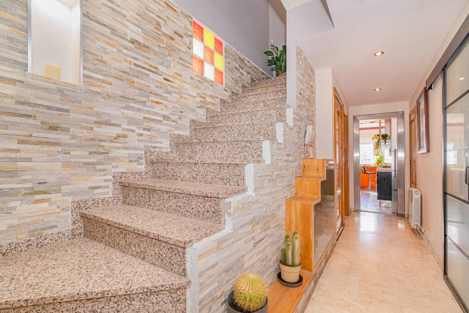 MODERNA CASA DE ESTILO NÓRDICO CON PISCINA, EN INCREIBLE UBICACIÓN !!!!!!!!! - foto 3