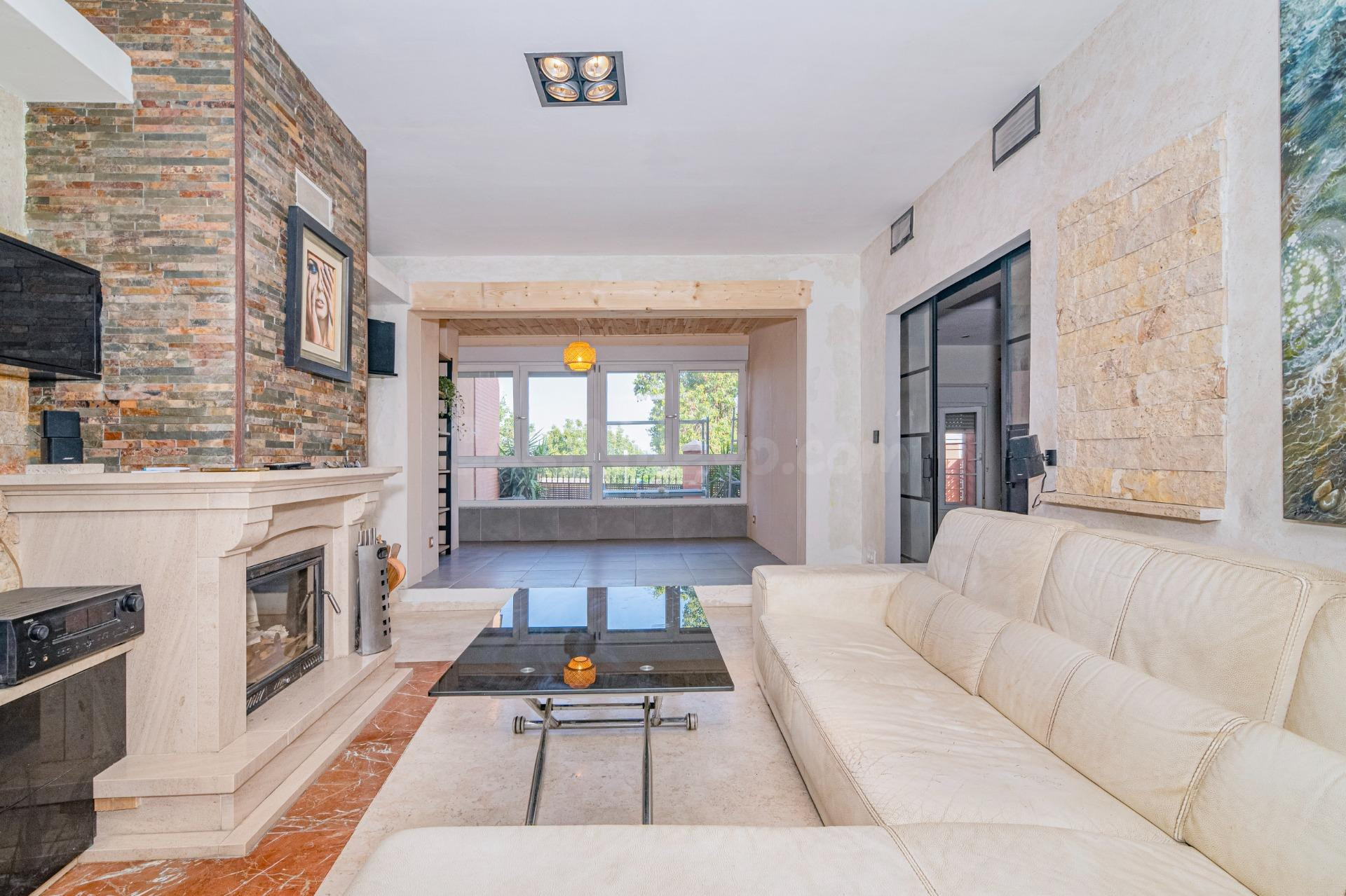 MODERNA CASA DE ESTILO NÓRDICO CON PISCINA, EN INCREIBLE UBICACIÓN !!!!!!!!! - foto 5