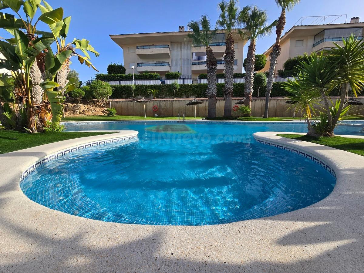 ADOSADO EN LA MIL PALMERAS CON PISCINA Y A 700M DEL MAR - foto 2