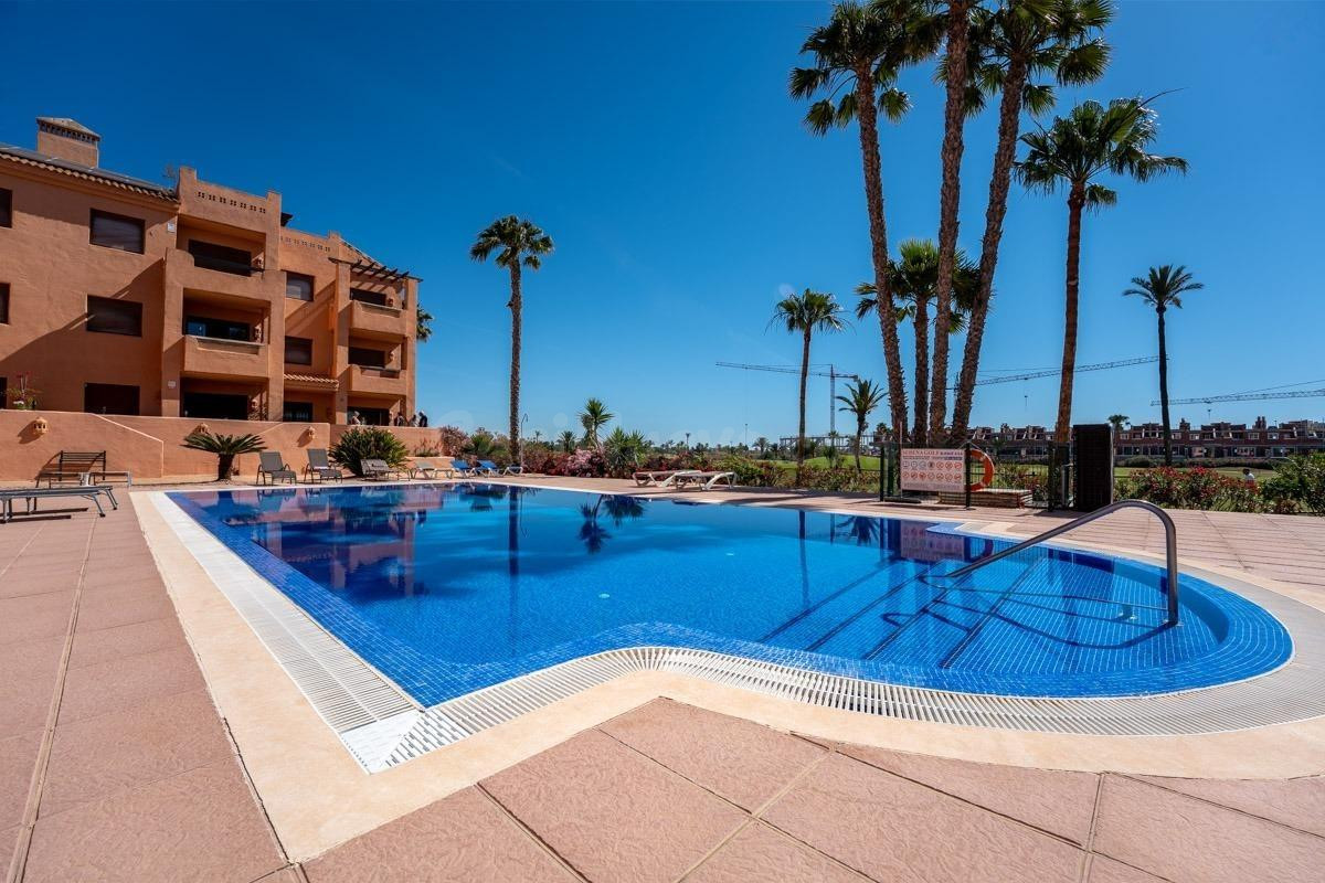 APARTAMENTO EN LOS ALCAZARES CON PRECIOSAS ZONAS VERDES Y ME
