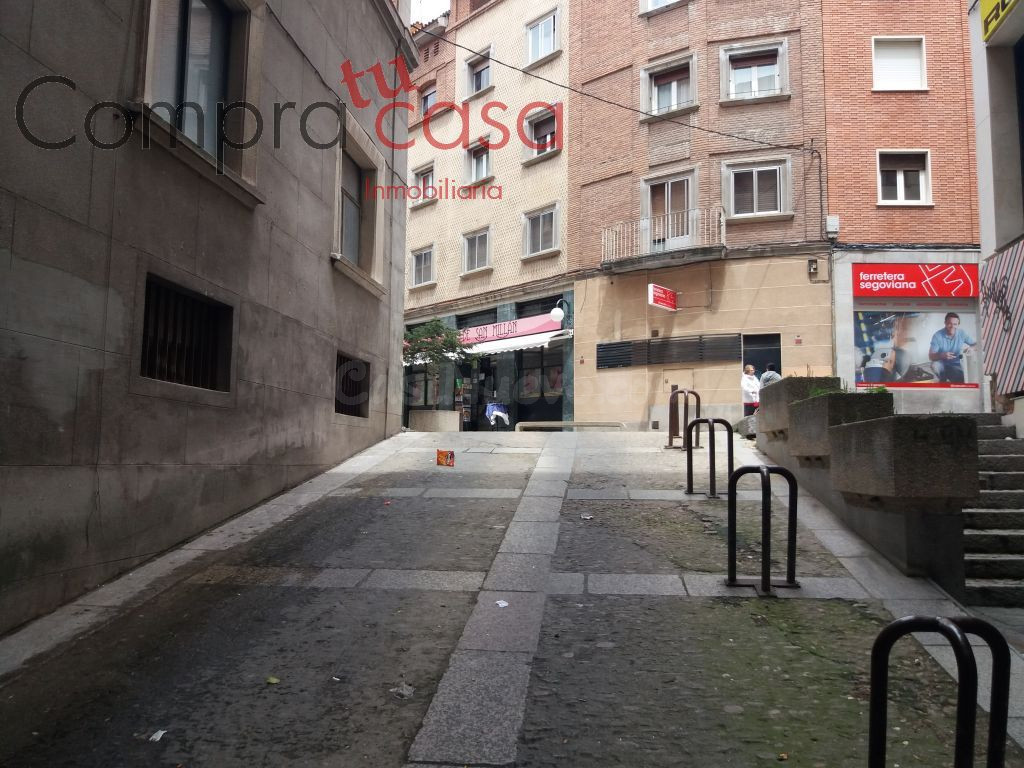 PLAZA DE GARAJE DOBLE EN PLENO CENTRO - foto 2