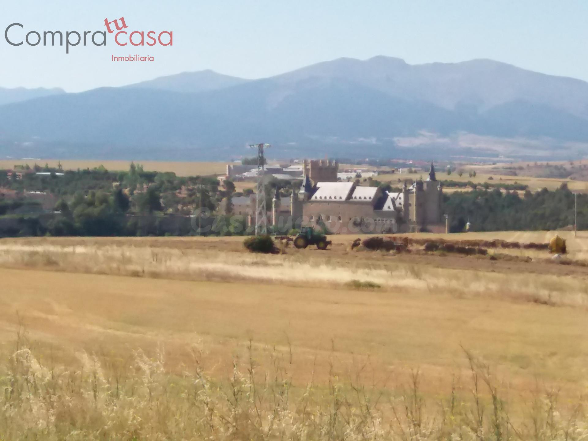 VENTA.-.CHALET.-.PARA ENTRAR.-.VISTAS.-.PISCINA.-. - foto 2