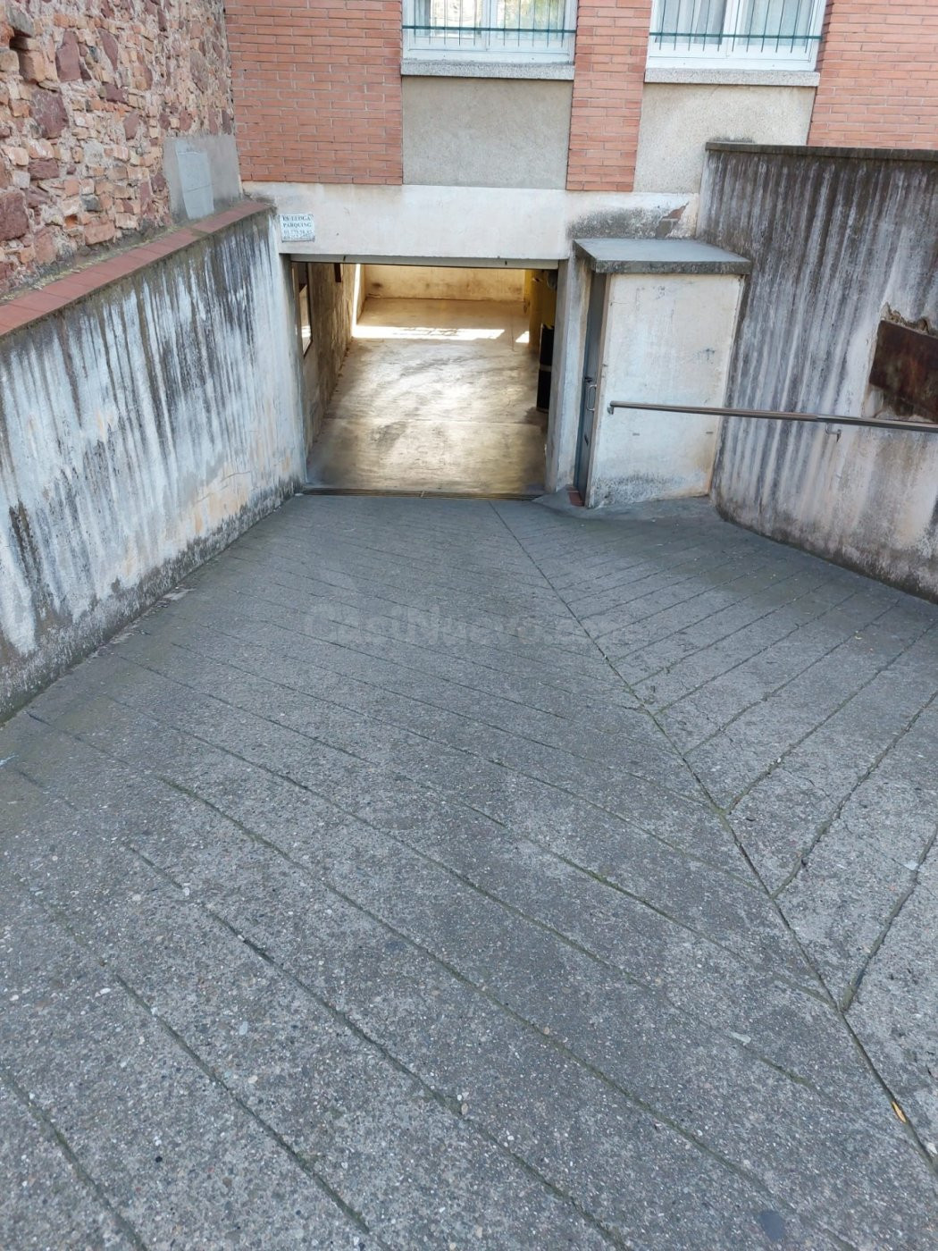 2 PLAZAS DE APARCAMIENTO CERCA ESTACIÓN - foto 2