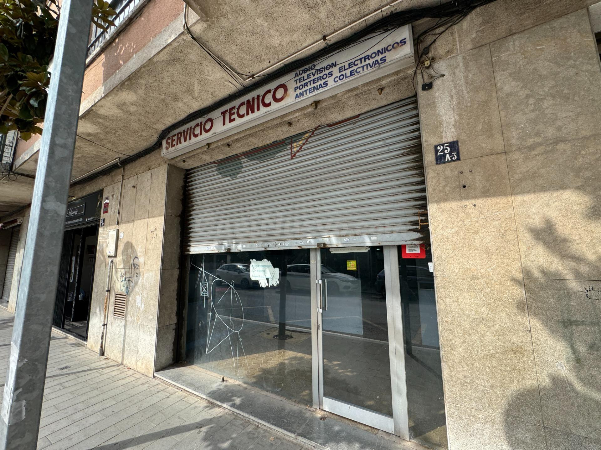 Oportunidad en Martorell: Local comercial versátil y con pot