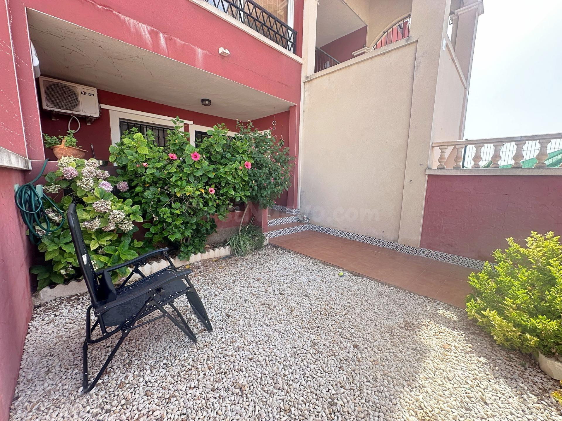 ¡Bungalow en planta baja con jardín! - foto 3