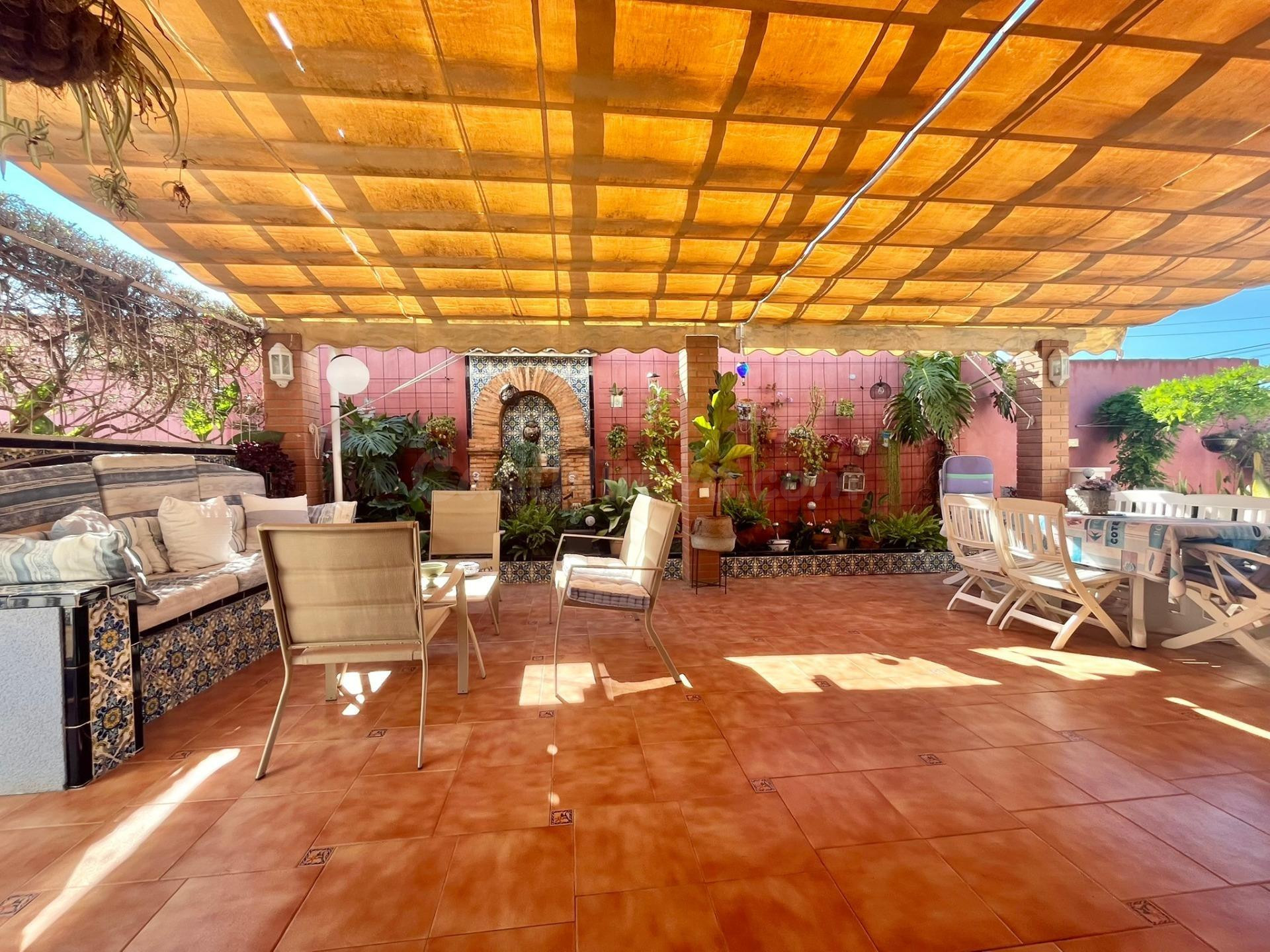 VILLA EN URB. LOS BALCONES - TORREVIEJA - foto 3