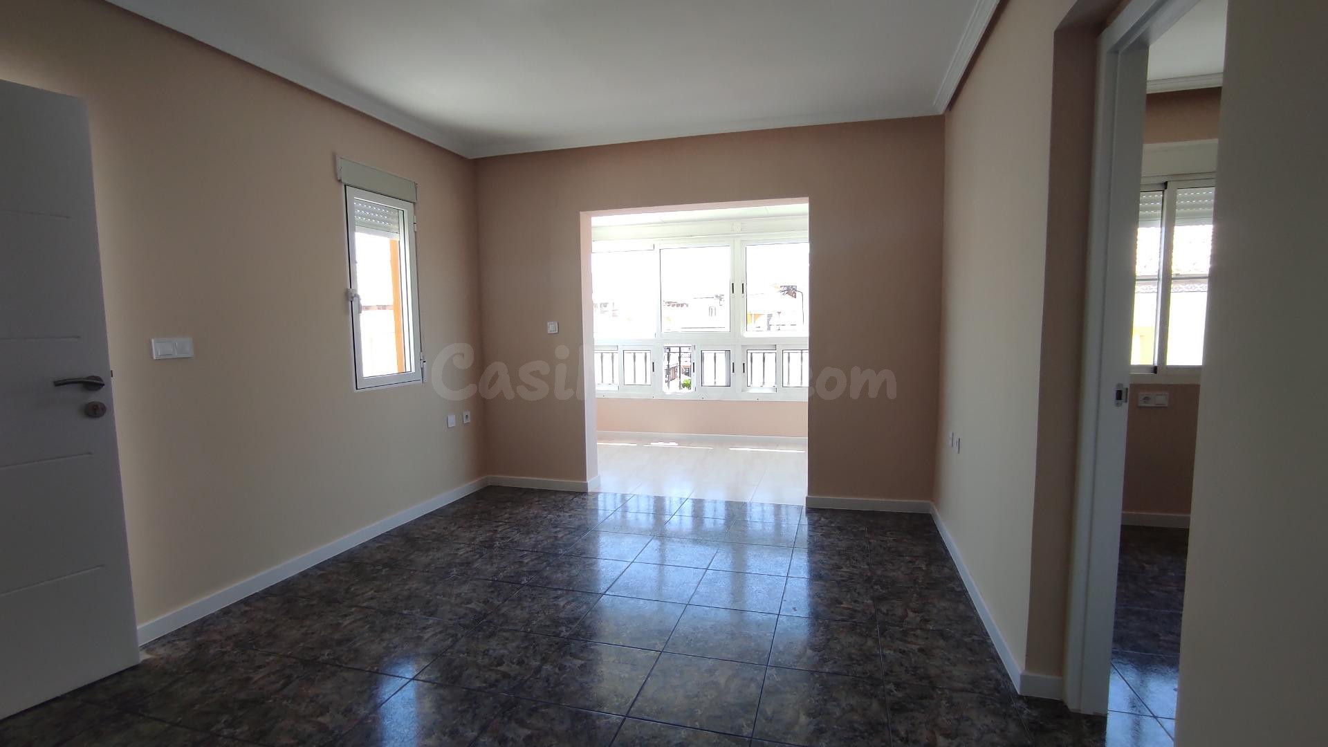 Bungalow alto con jardín privado y piscina comunitaria en La Zenia – Orihuela Costa - foto 4