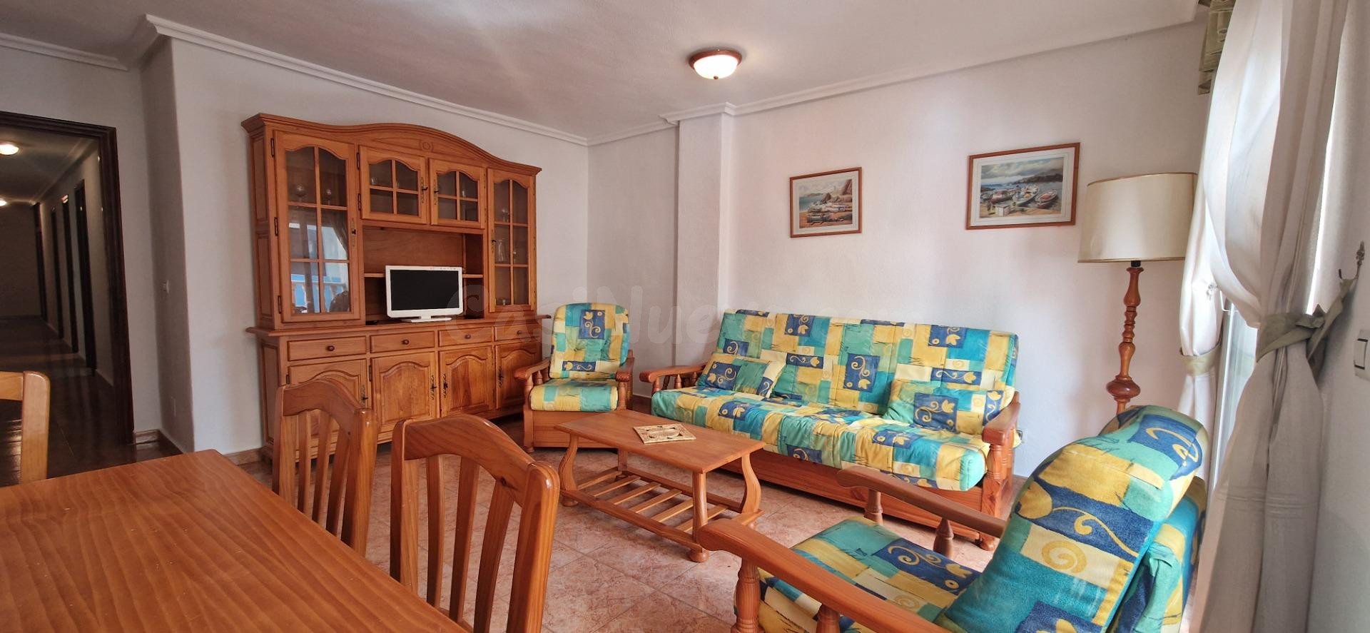 Amplio apartamento a pocos metros de la Playa del Cura en Torrevieja - foto 3