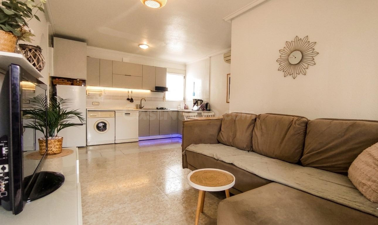 Encantador bungalow en planta alta con solárium privado en Los Balcones – Torrevieja - foto 3