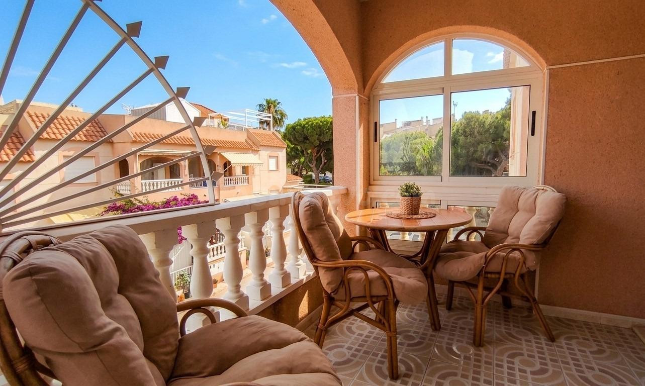 Encantador bungalow en planta alta con solárium privado en Los Balcones – Torrevieja - foto 5