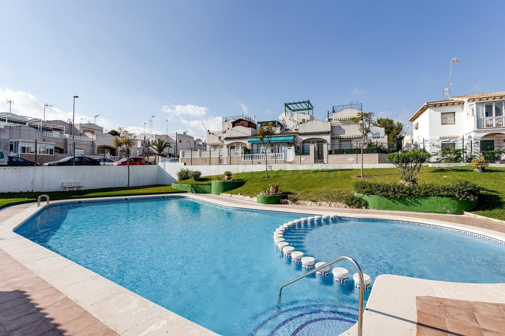 ¡Gran oportunidad en Lago Jardín II – Torrevieja!