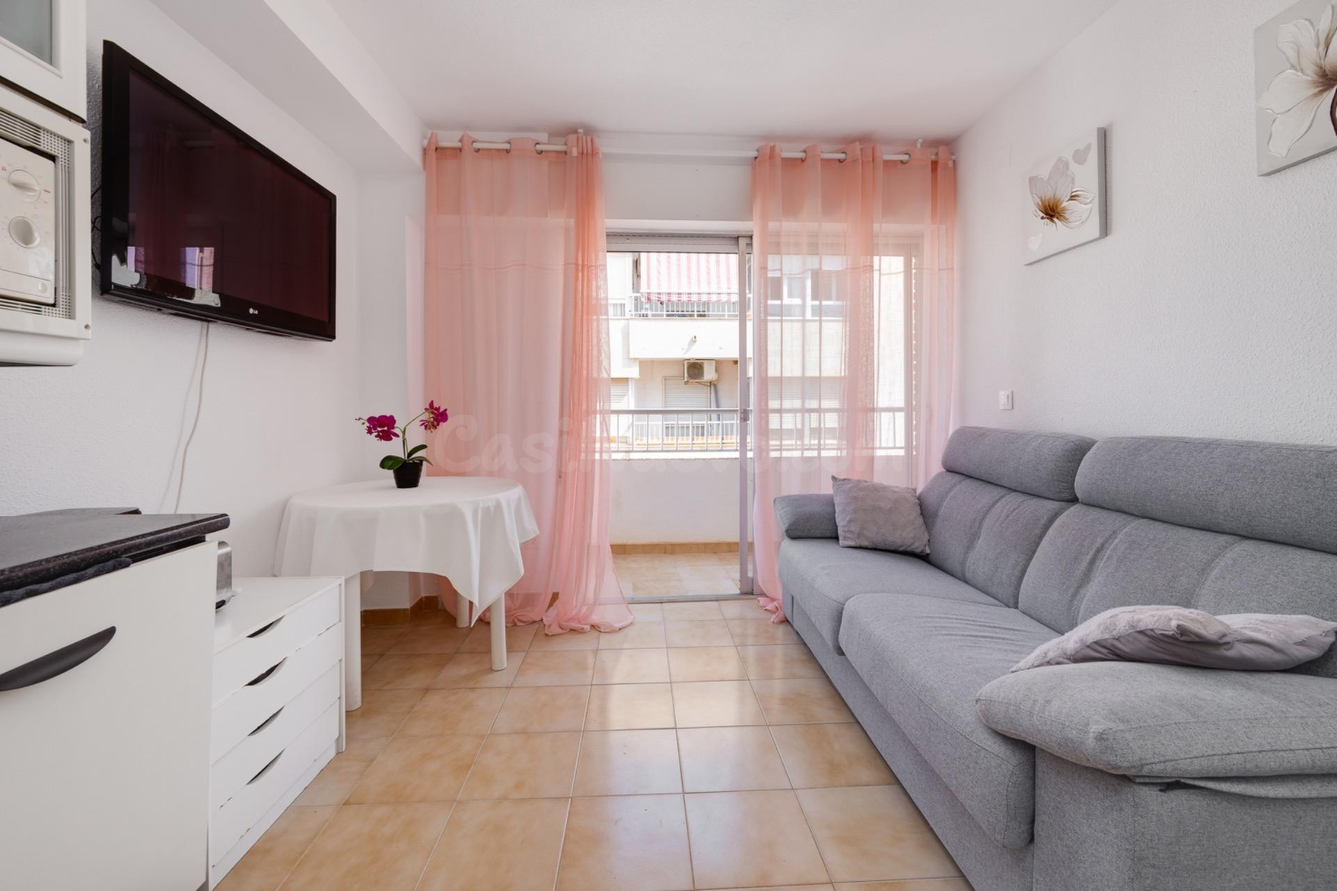 APARTAMENTO EN EL CORAZÓN DE TORREVIEJA CON UN PRECIO ÚNICO