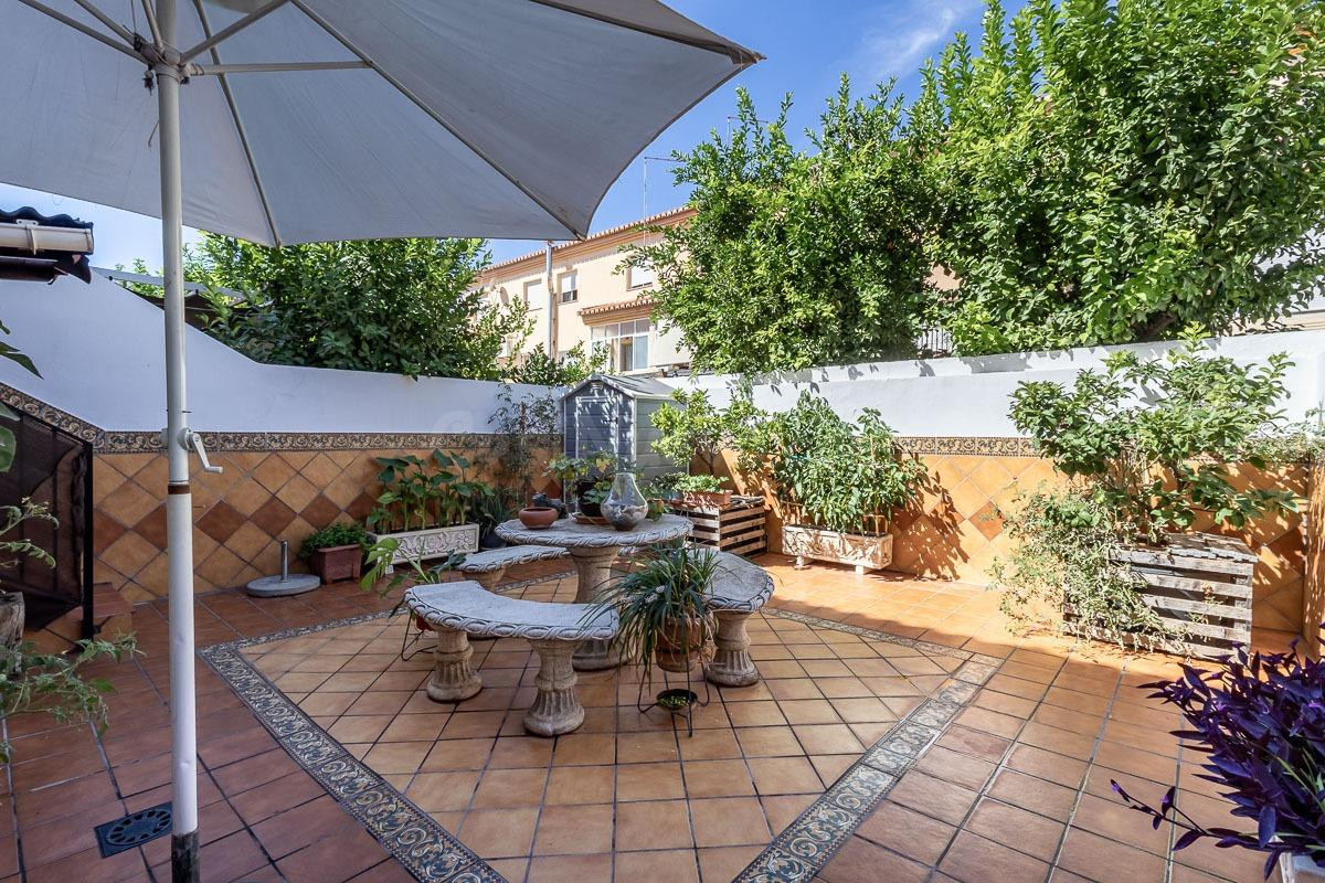 Casa en Cullar Vega con todas las comodidades a tu alcance.