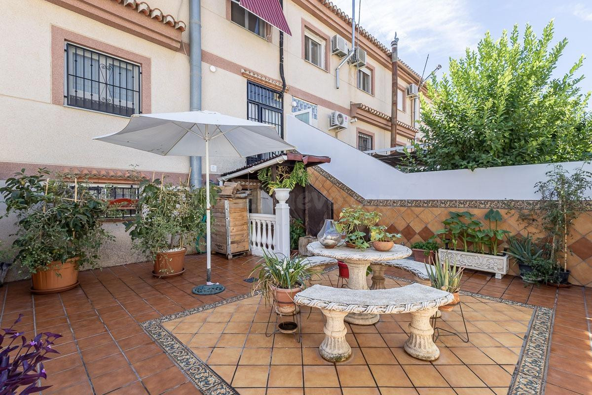 Casa en Cullar Vega con todas las comodidades a tu alcance. - foto 3