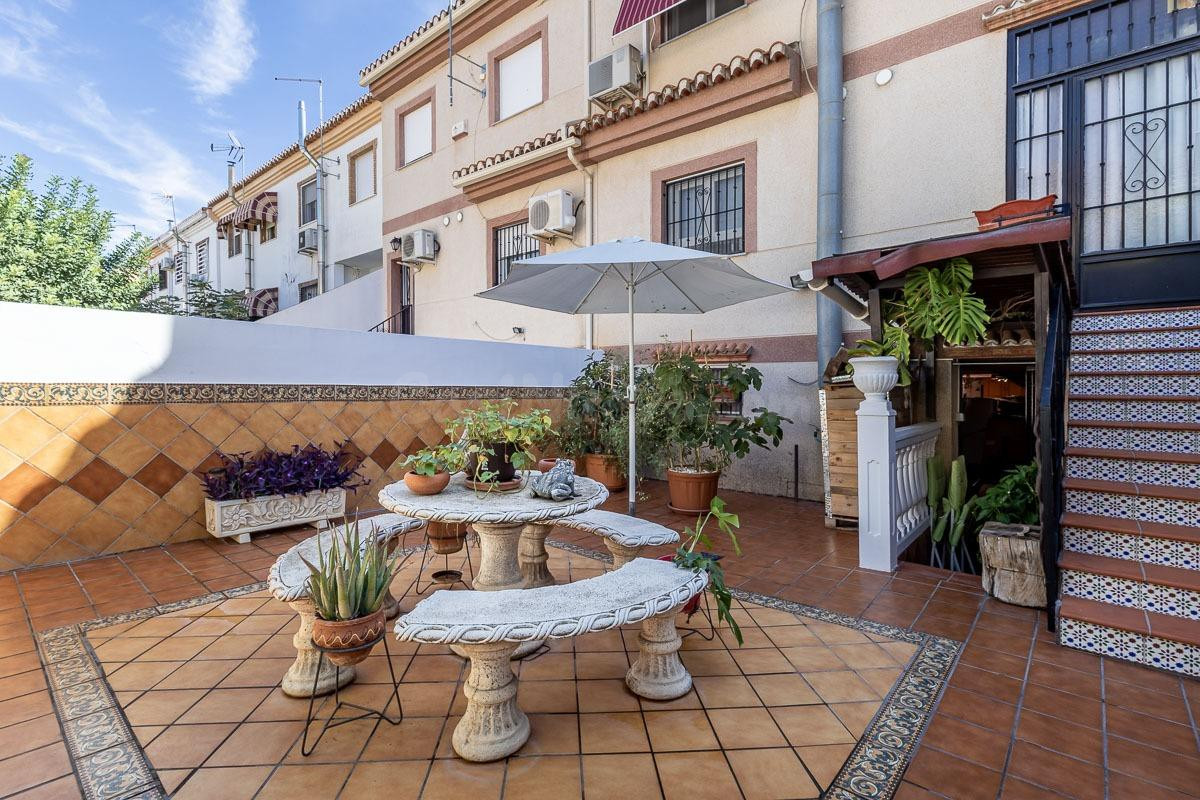 Casa en Cullar Vega con todas las comodidades a tu alcance. - foto 4