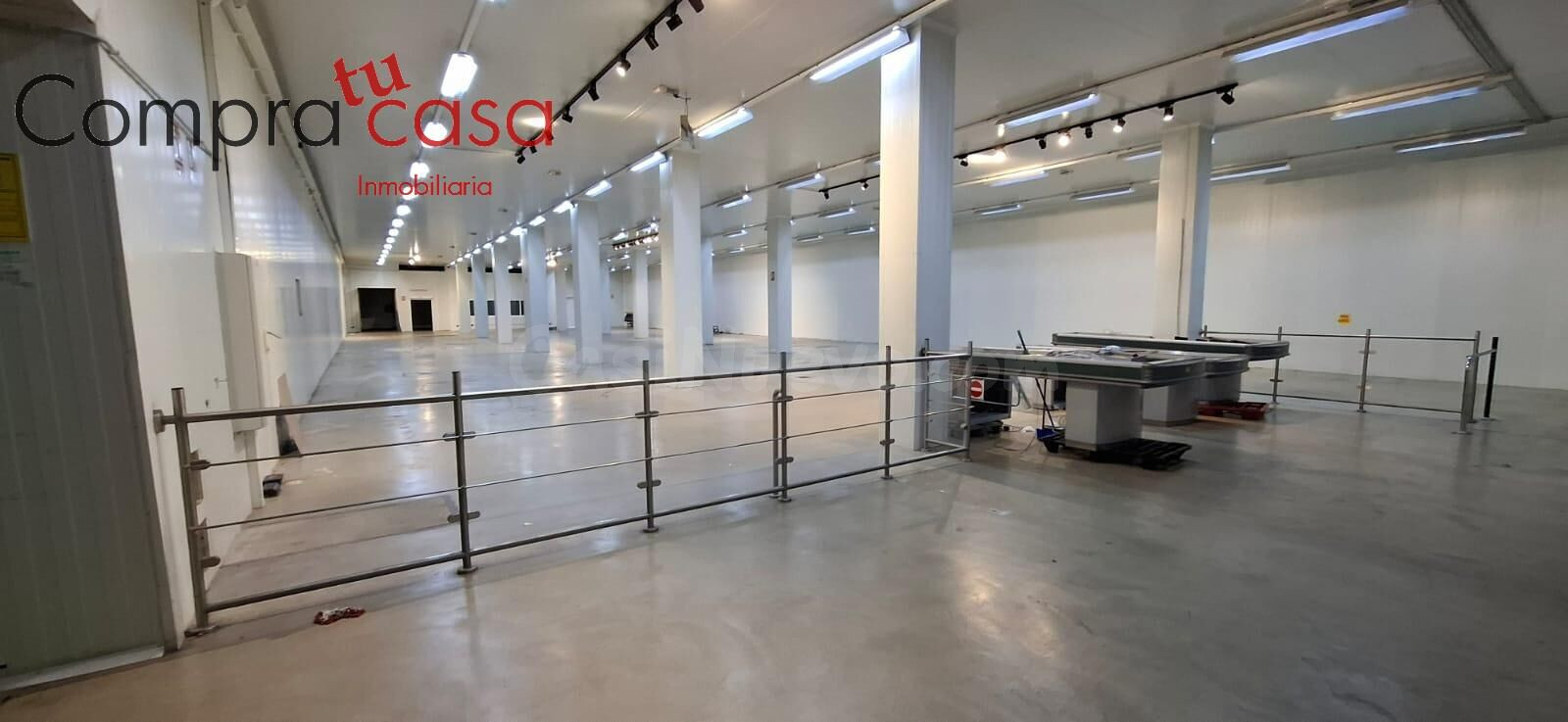 ALQUILER NAVE/LOCAL COMERCIAL CON GRAN APARCAMIENTO. - foto 5