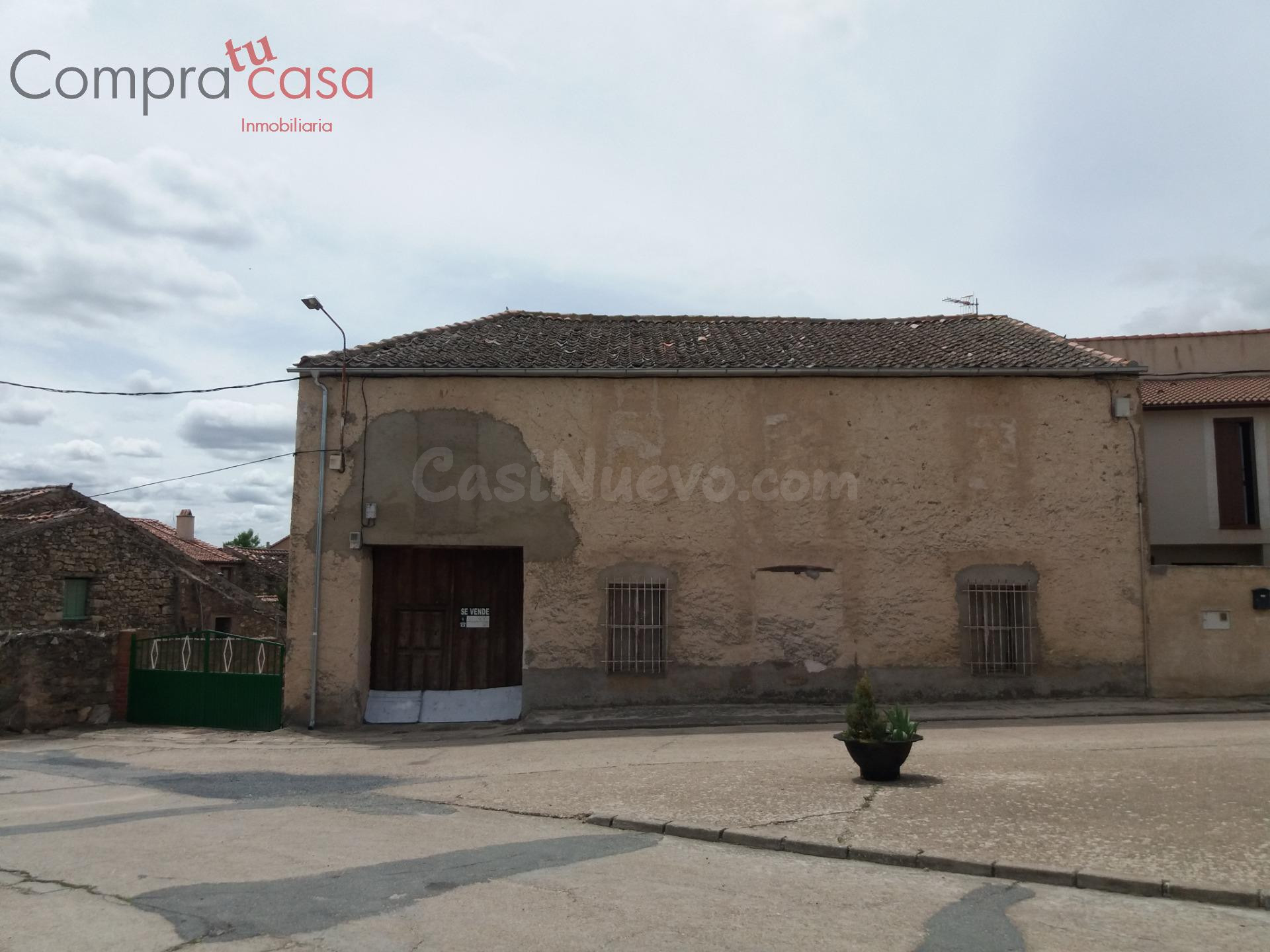 VENTA.-.CASA DE PUEBLO CON JARDIN.-.PARA REFORMAR - foto 4