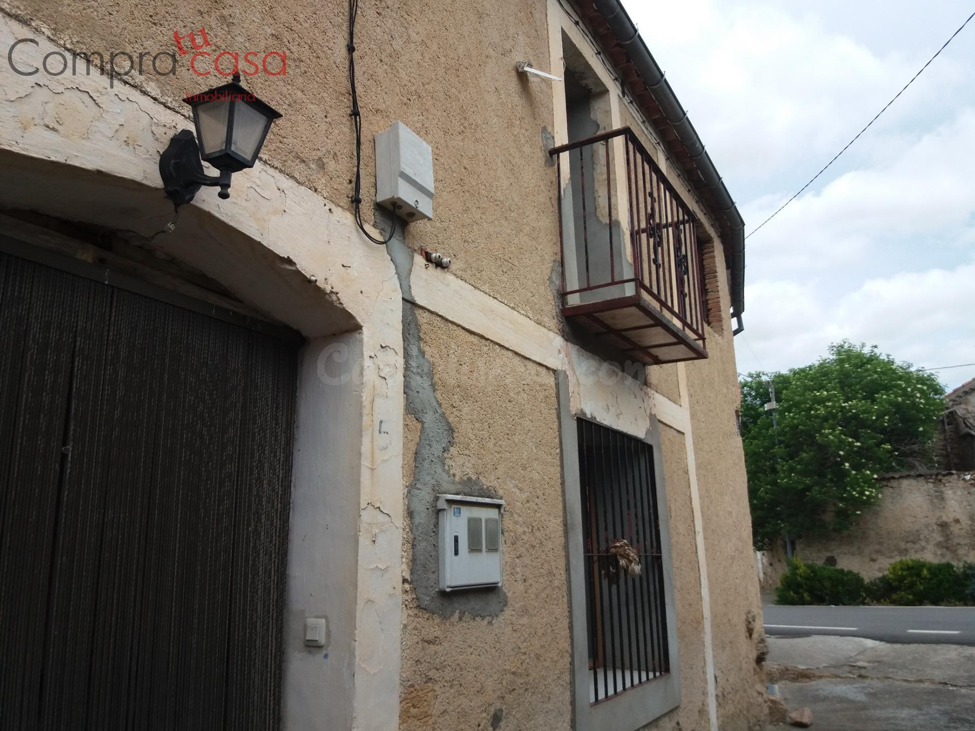 VENTA.-.CASA DE PUEBLO CON JARDIN.-.PARA REFORMAR - foto 5