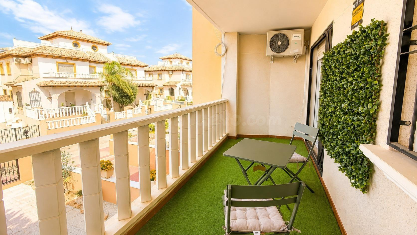 APARTAMENTO EN MONTEZENIA CON PISCINA Y LISTO PARA ENTRAR A  - foto 3