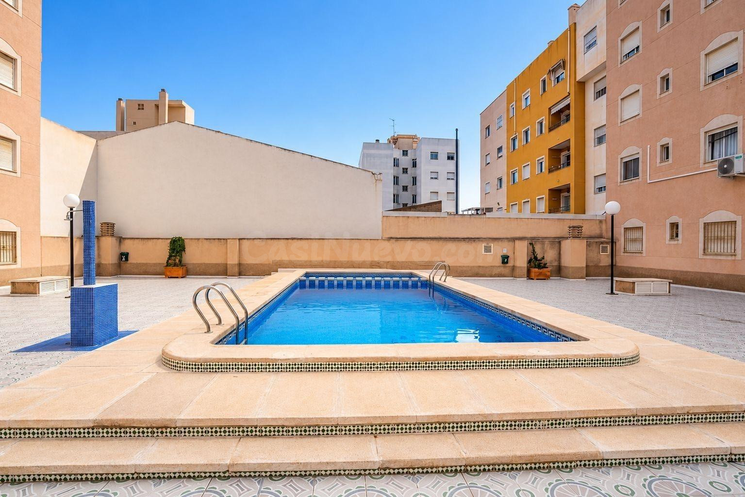 OPORTUNIDAD ÁTICO CON PISCINA EN TORREVIEJA