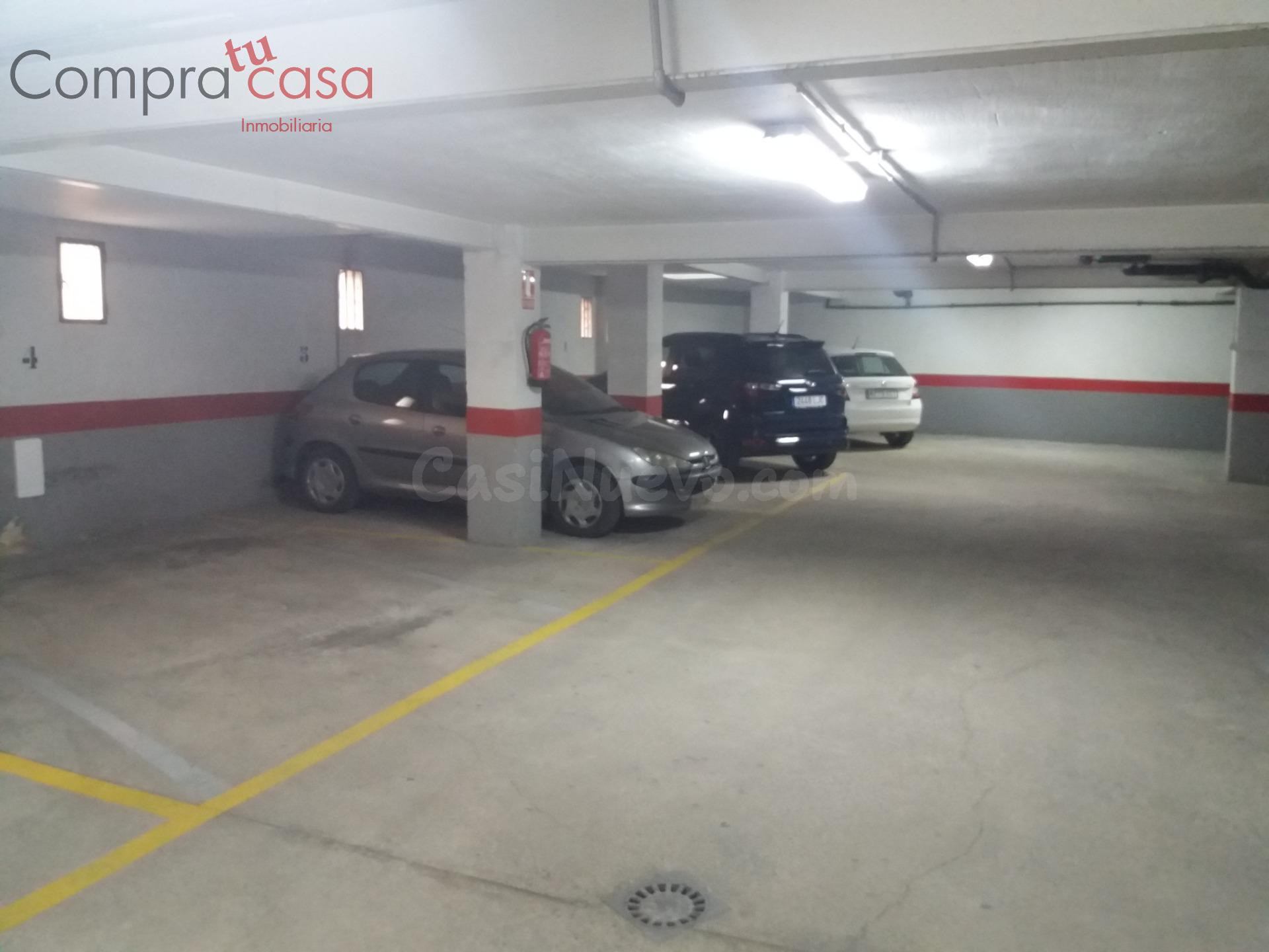 ALQUILER.-.GARAJE.-.COCHE MEDIANO.-.CALLE DEL ROBLE - foto 3