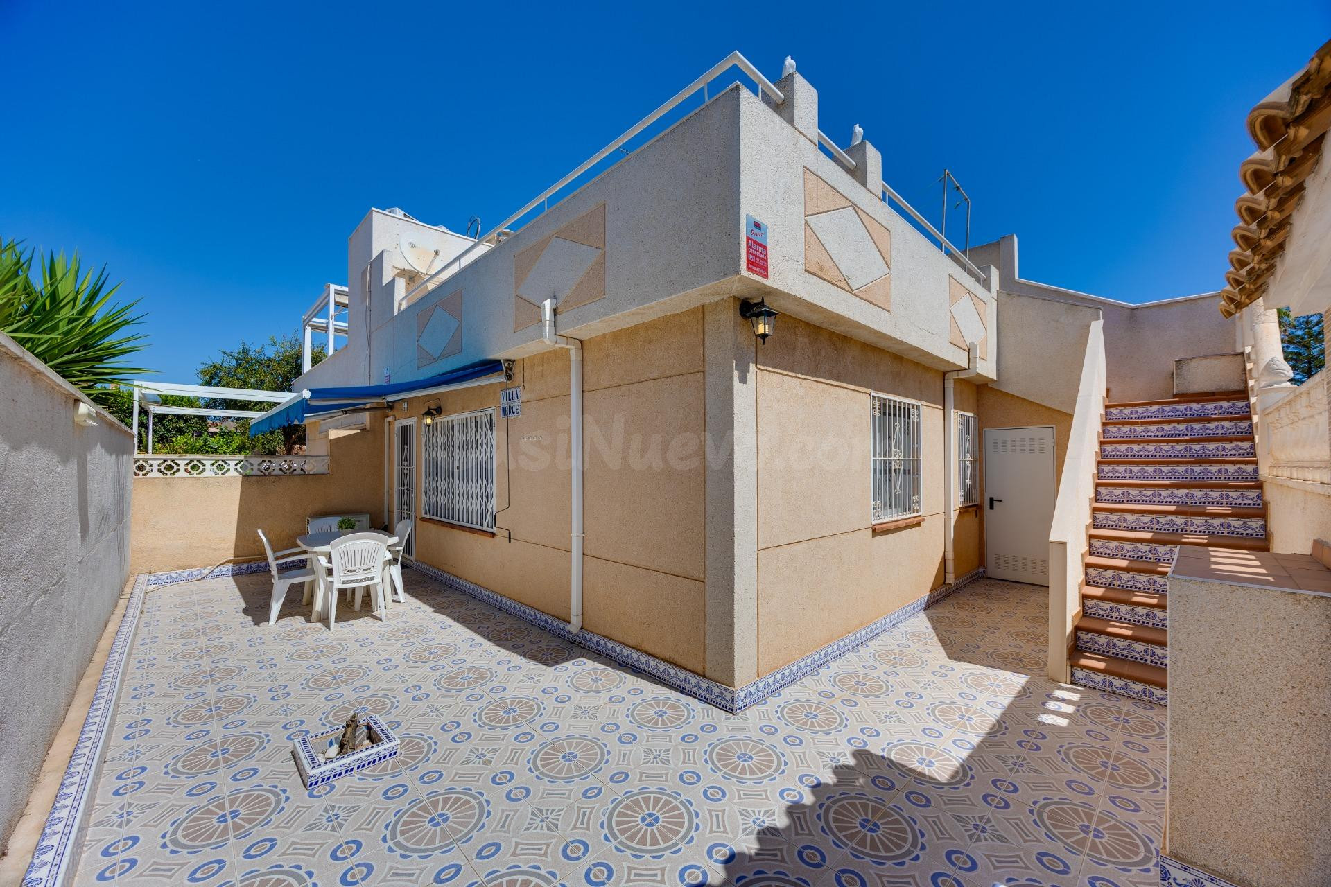 ADOSADO ESQUINA CON SOLÁRIUM, JARDÍN, PISCINA Y VISTAS DESPE - foto 4