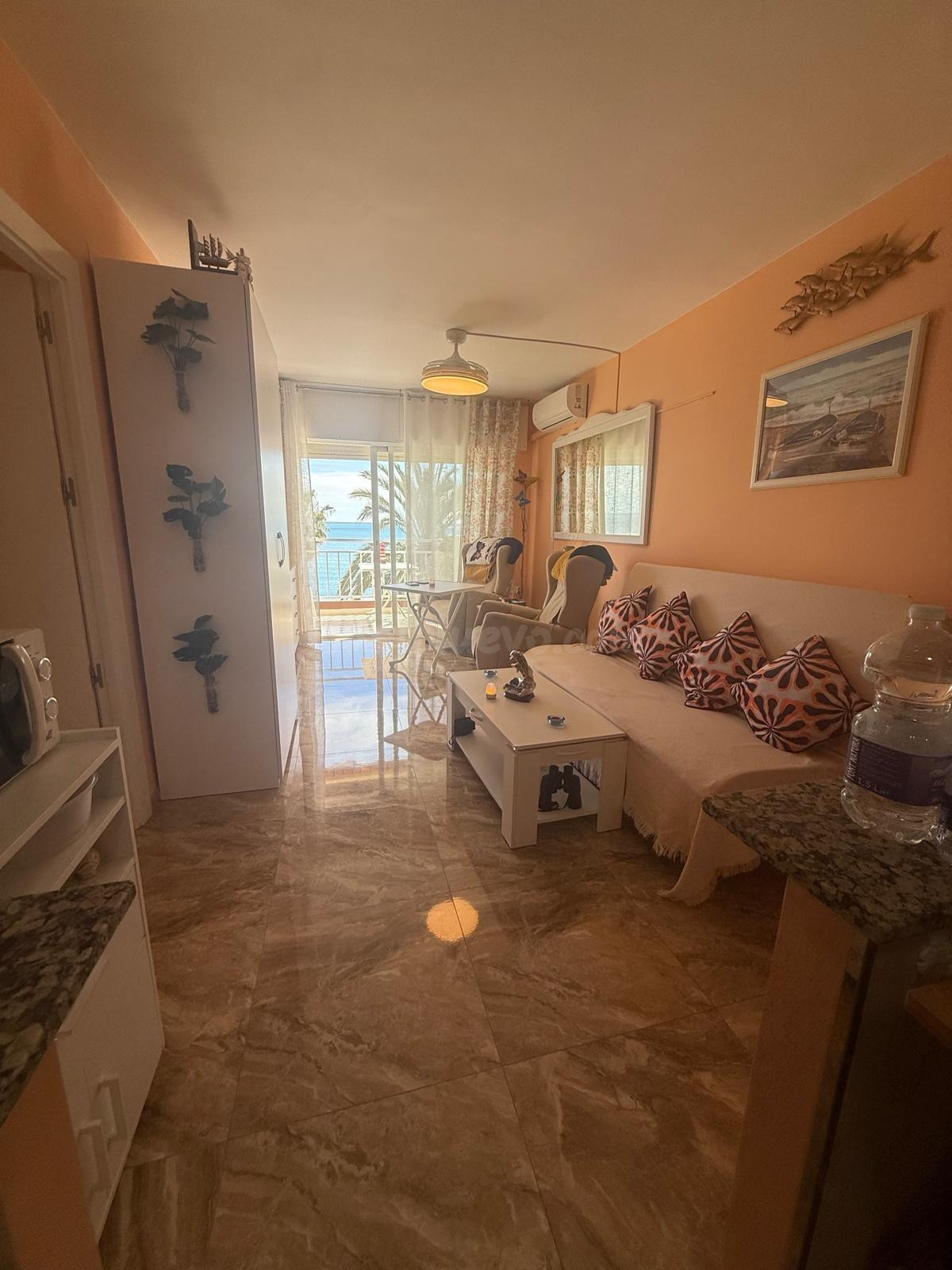 se vende apartamento 1 linea de playa en el centro de fuengi - foto 4