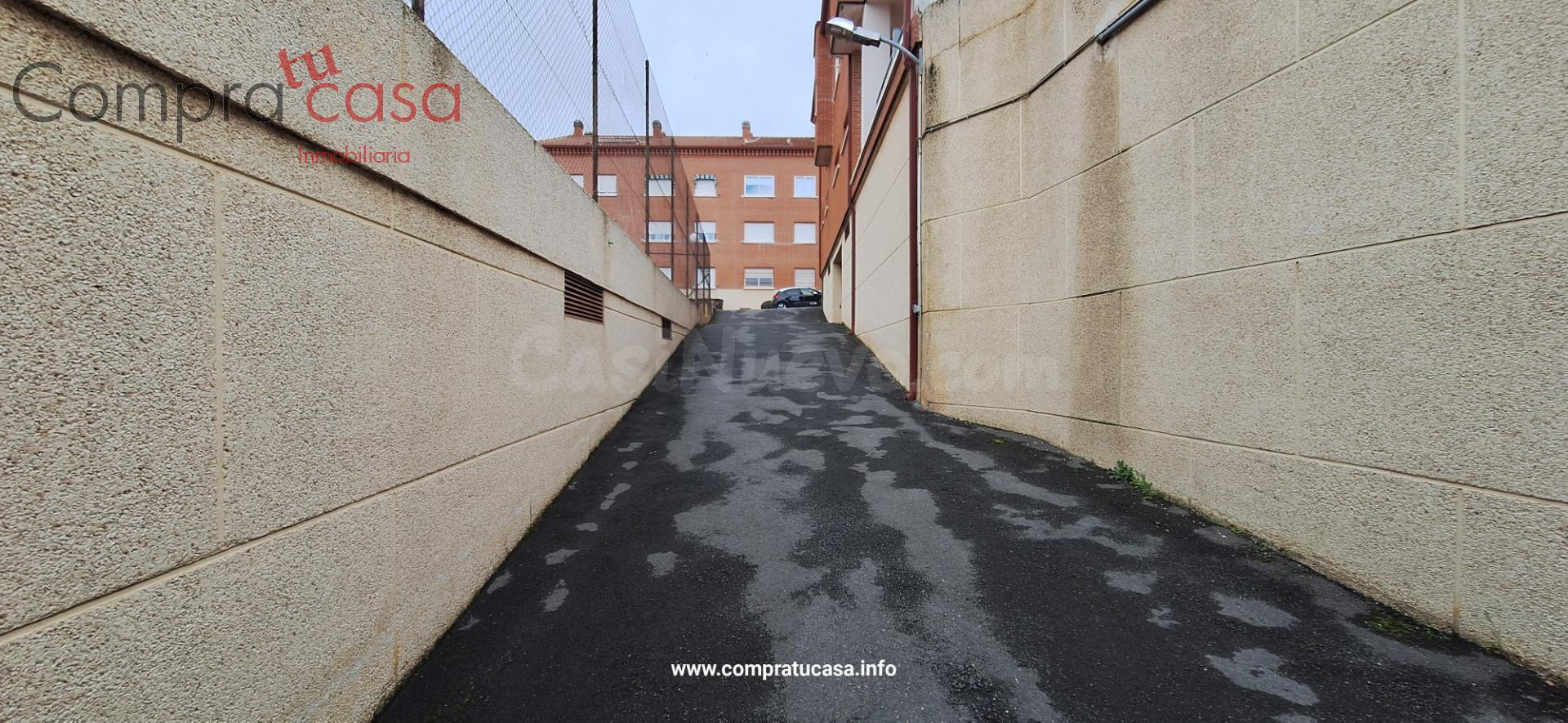 VENTA.-.GARAJE CALLE CHOPO.-.EL SOTILLO.-.LA LASTRILLA - foto 2