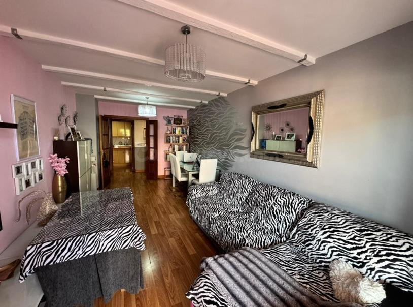 se vende piso en las lagunas con impresiontante terraza - foto 2