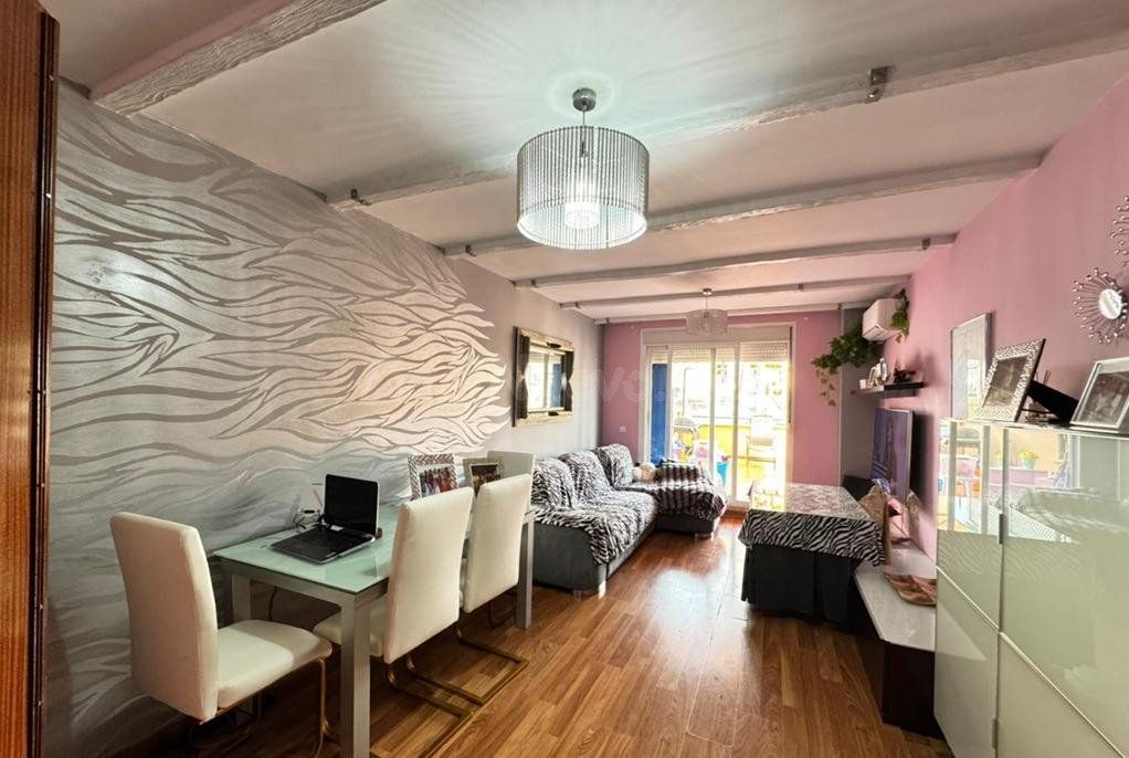 se vende piso en las lagunas con impresiontante terraza - foto 4