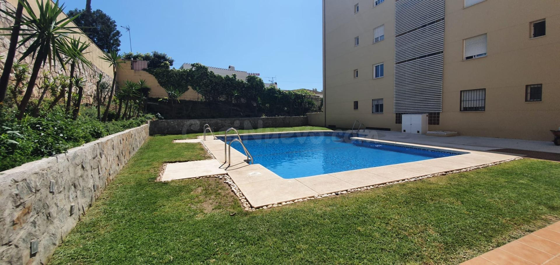 SE VENDE PISO DE 2 DORMITORIOS EN PLANTA BAJA ( CERCA PLAZA  - foto 2