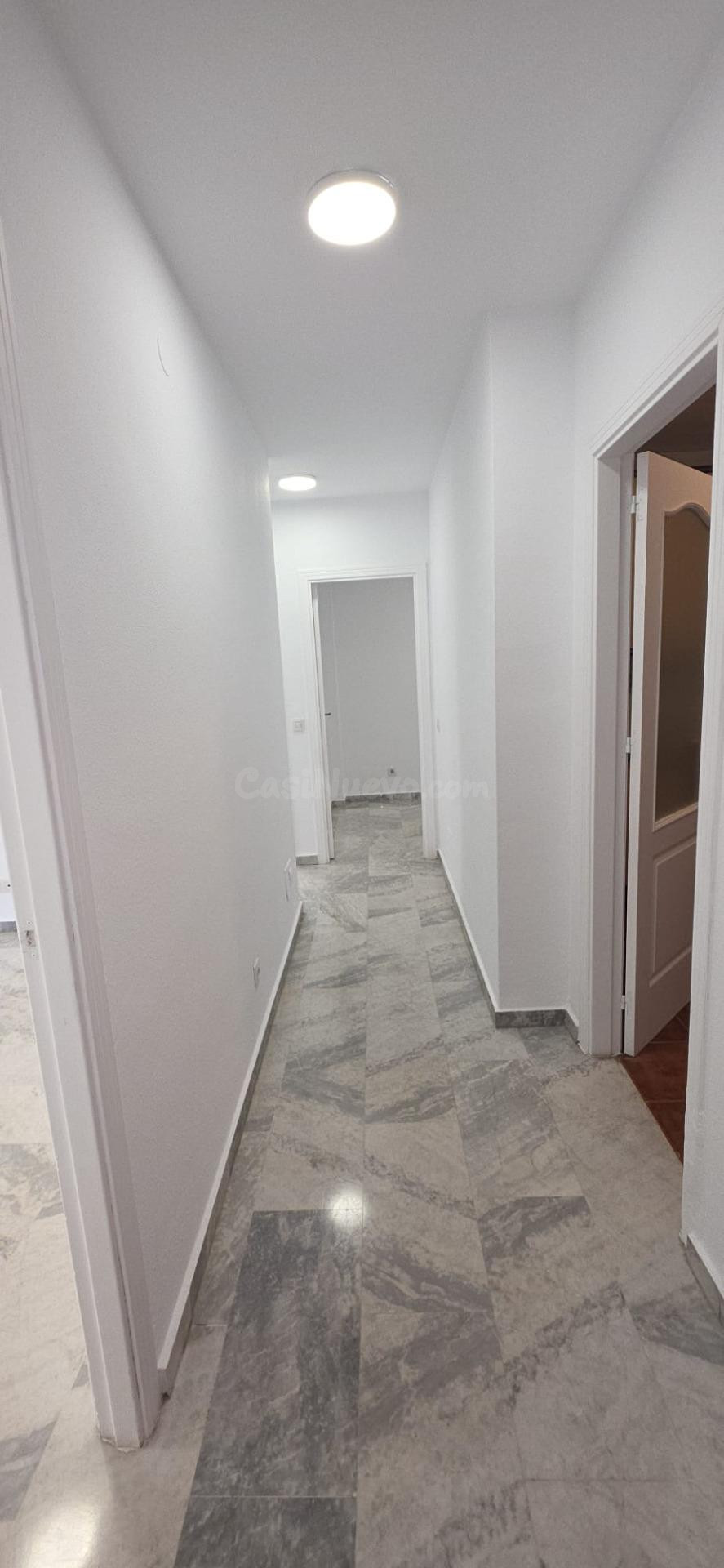 SE VENDE PISO DE 2 DORMITORIOS EN PLANTA BAJA ( CERCA PLAZA  - foto 3