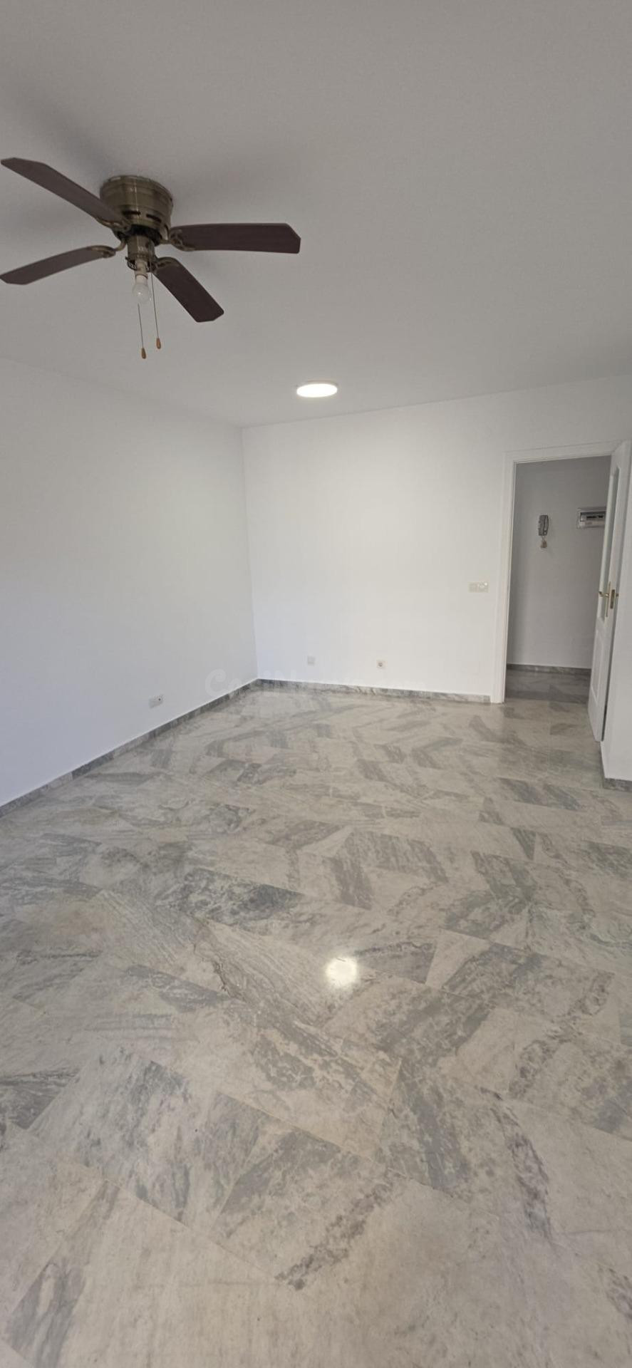 SE VENDE PISO DE 2 DORMITORIOS EN PLANTA BAJA ( CERCA PLAZA  - foto 5