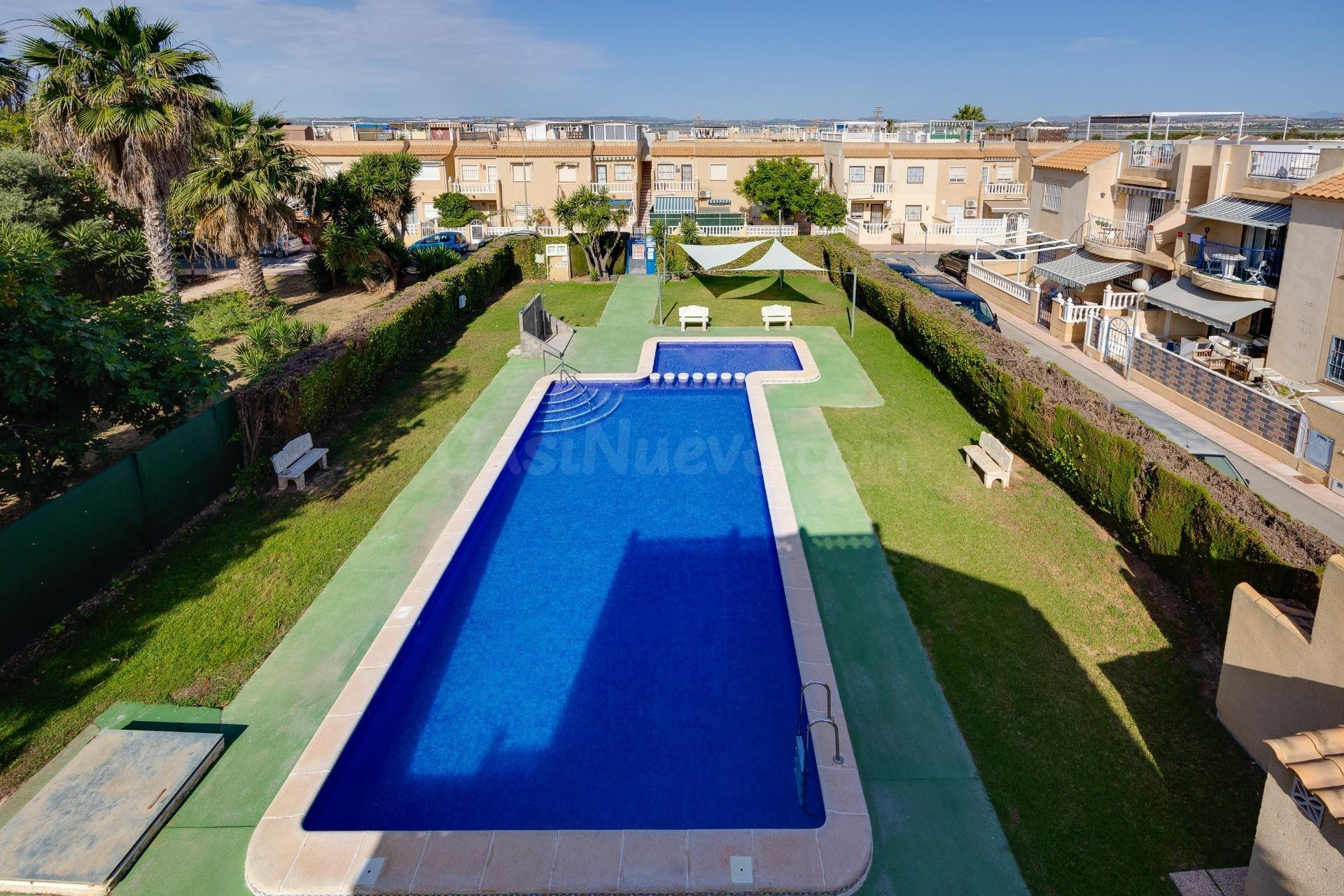 BONITO BUNGALOW PLANTA ALTA REFORMADO, SOLÁRIUM Y PISCINA